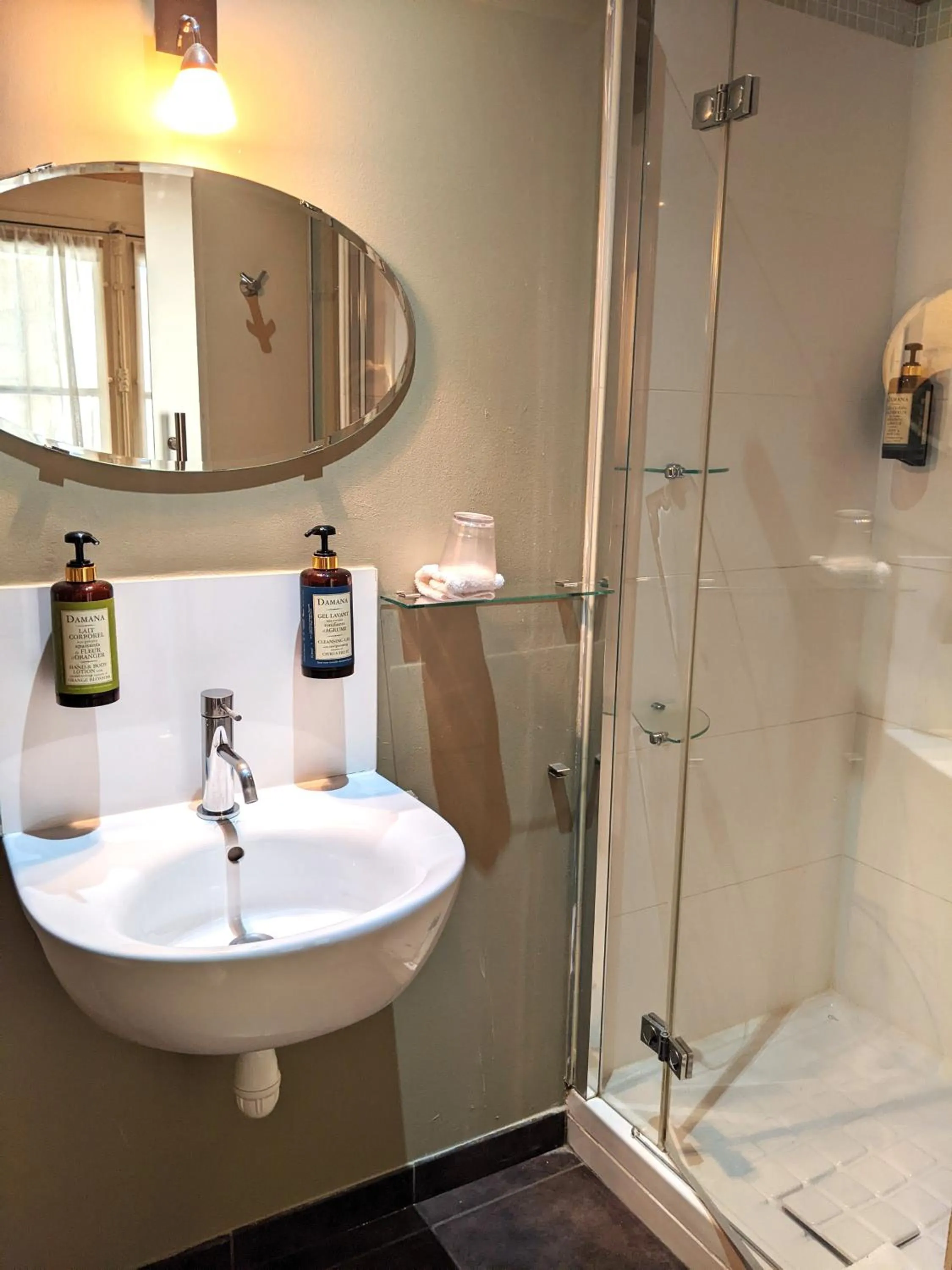 Bathroom in L'Apparthôtel Particulier Bordeaux