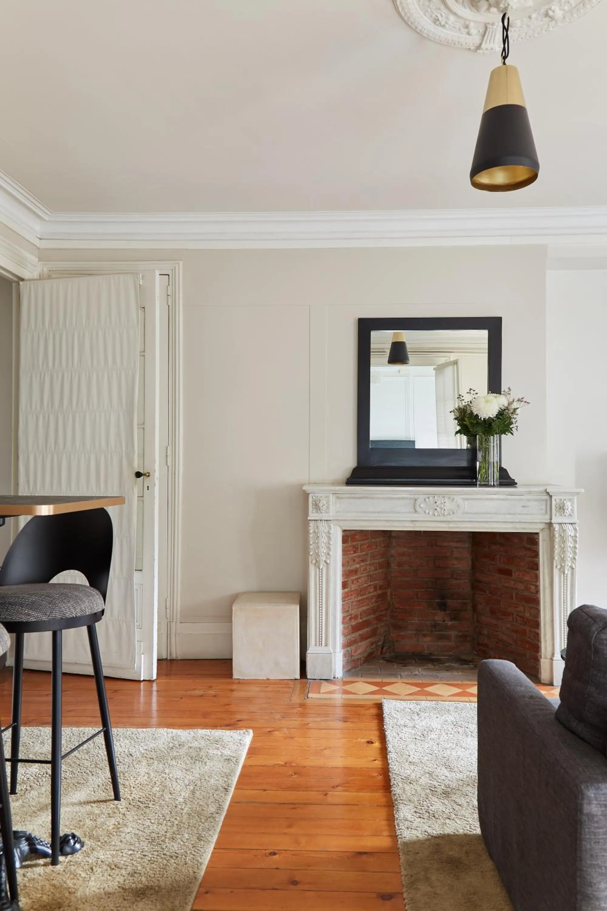 Communal lounge/ TV room in L'Apparthôtel Particulier Bordeaux