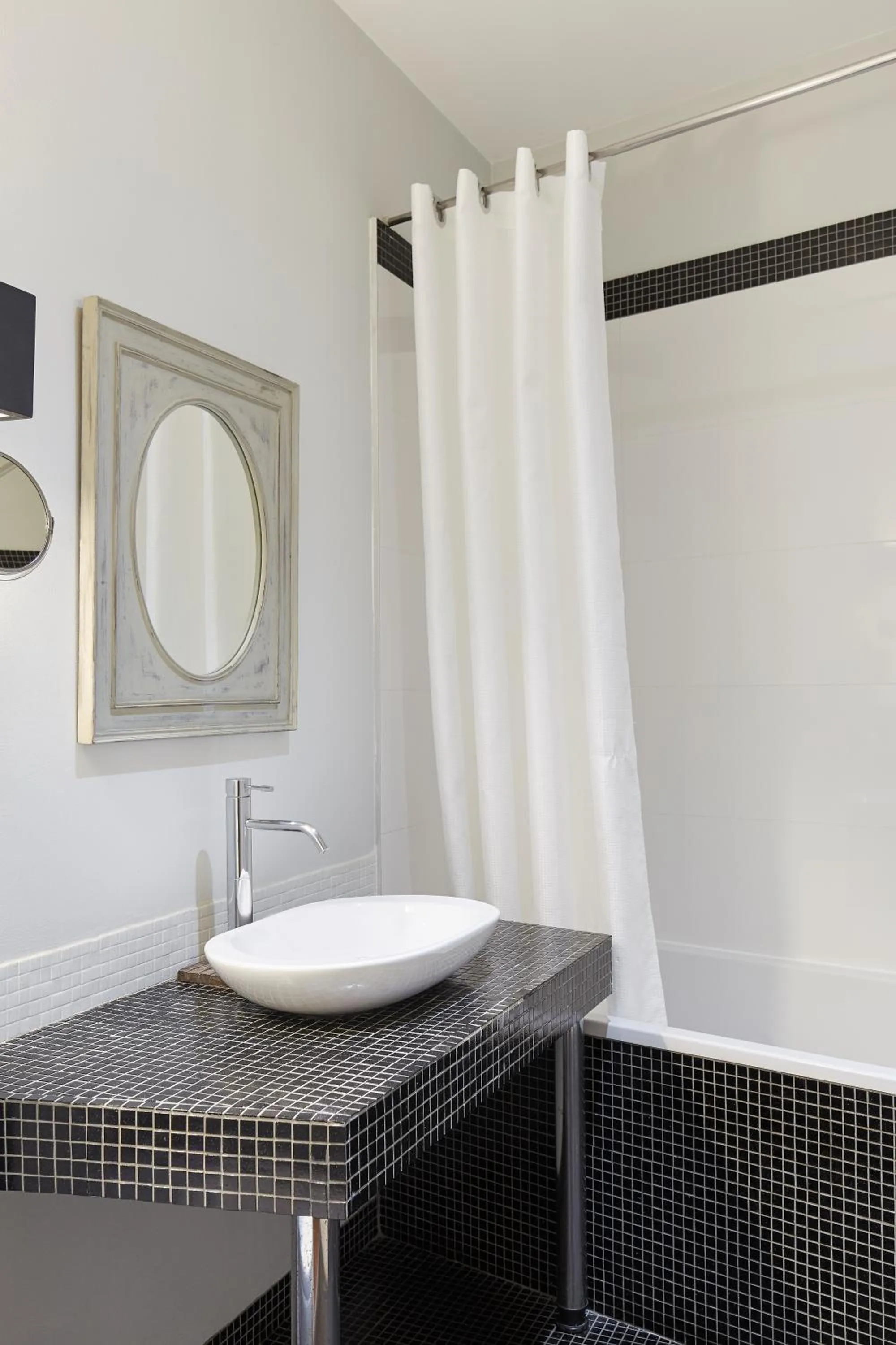 Bathroom in L'Apparthôtel Particulier Bordeaux