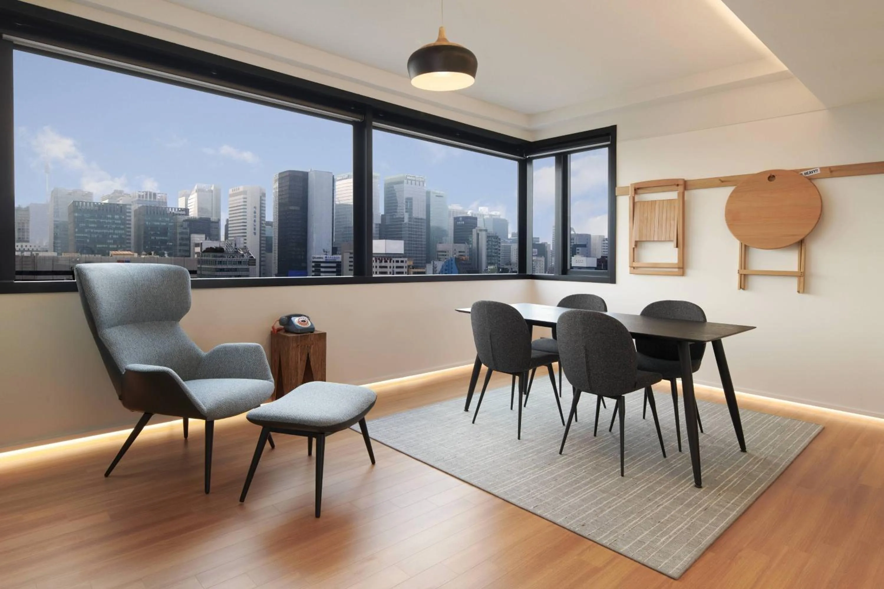 Living room in Moxy Seoul Insadong