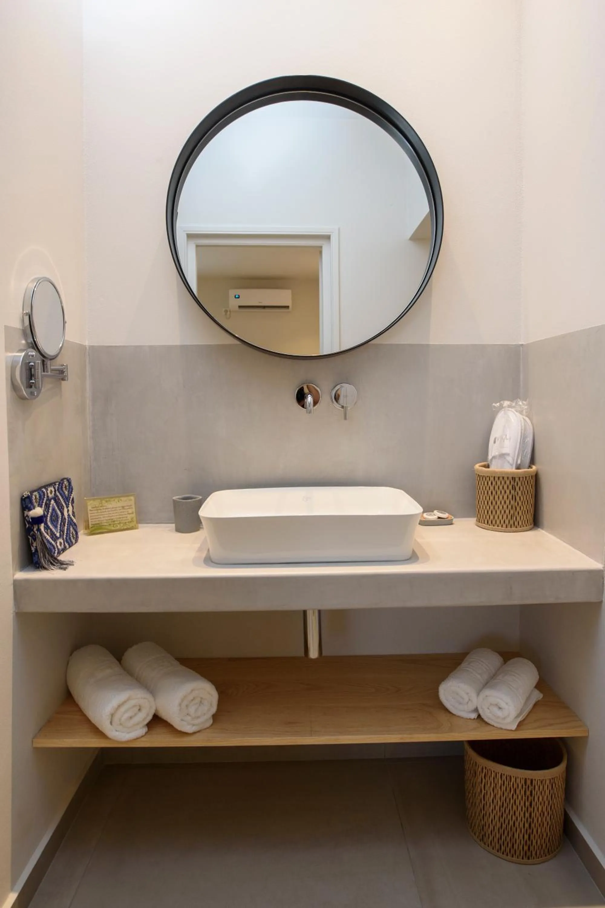 Bathroom in Vigla Hotel