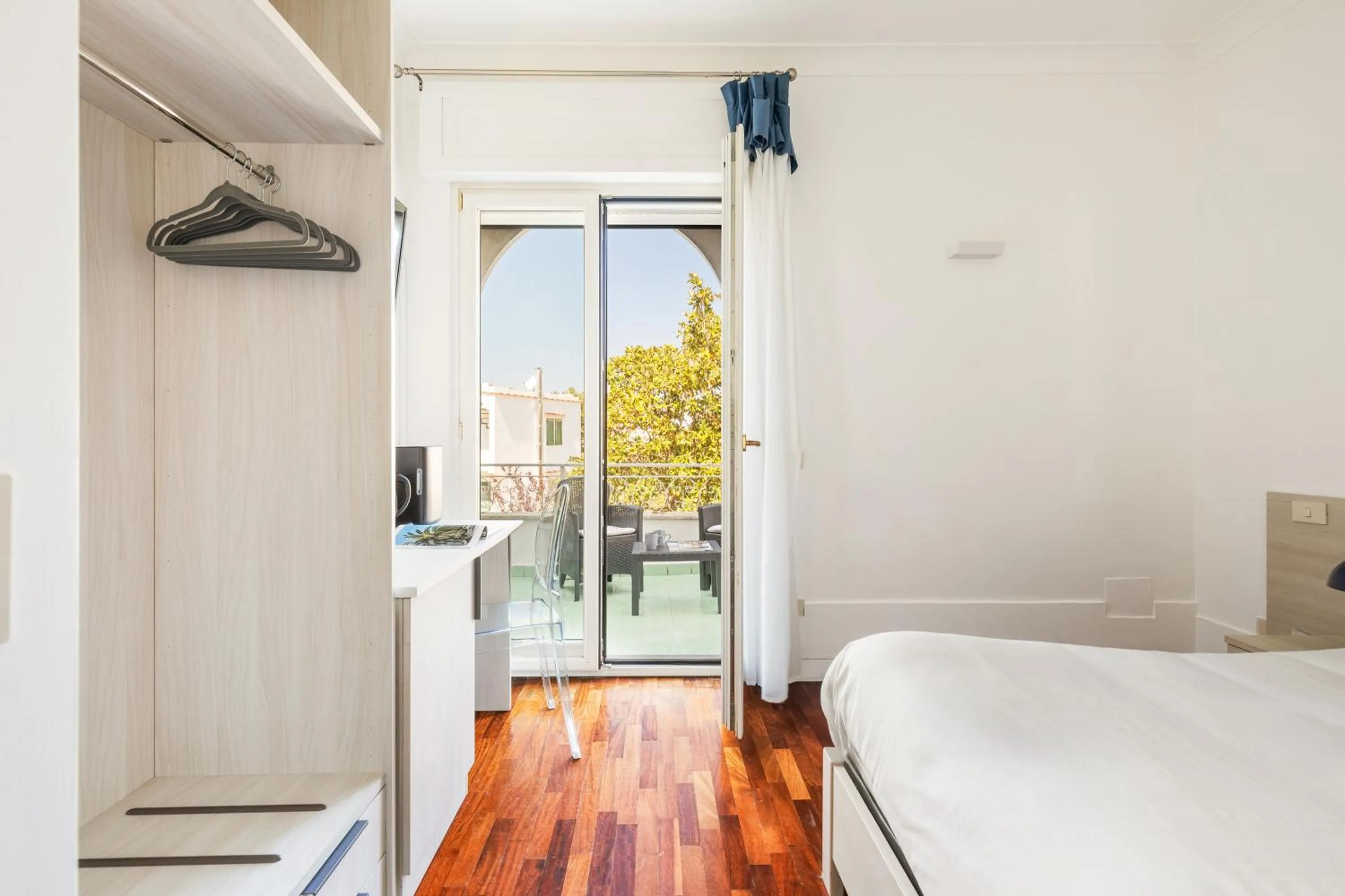 Bed in YourHome - Villa Sorrento