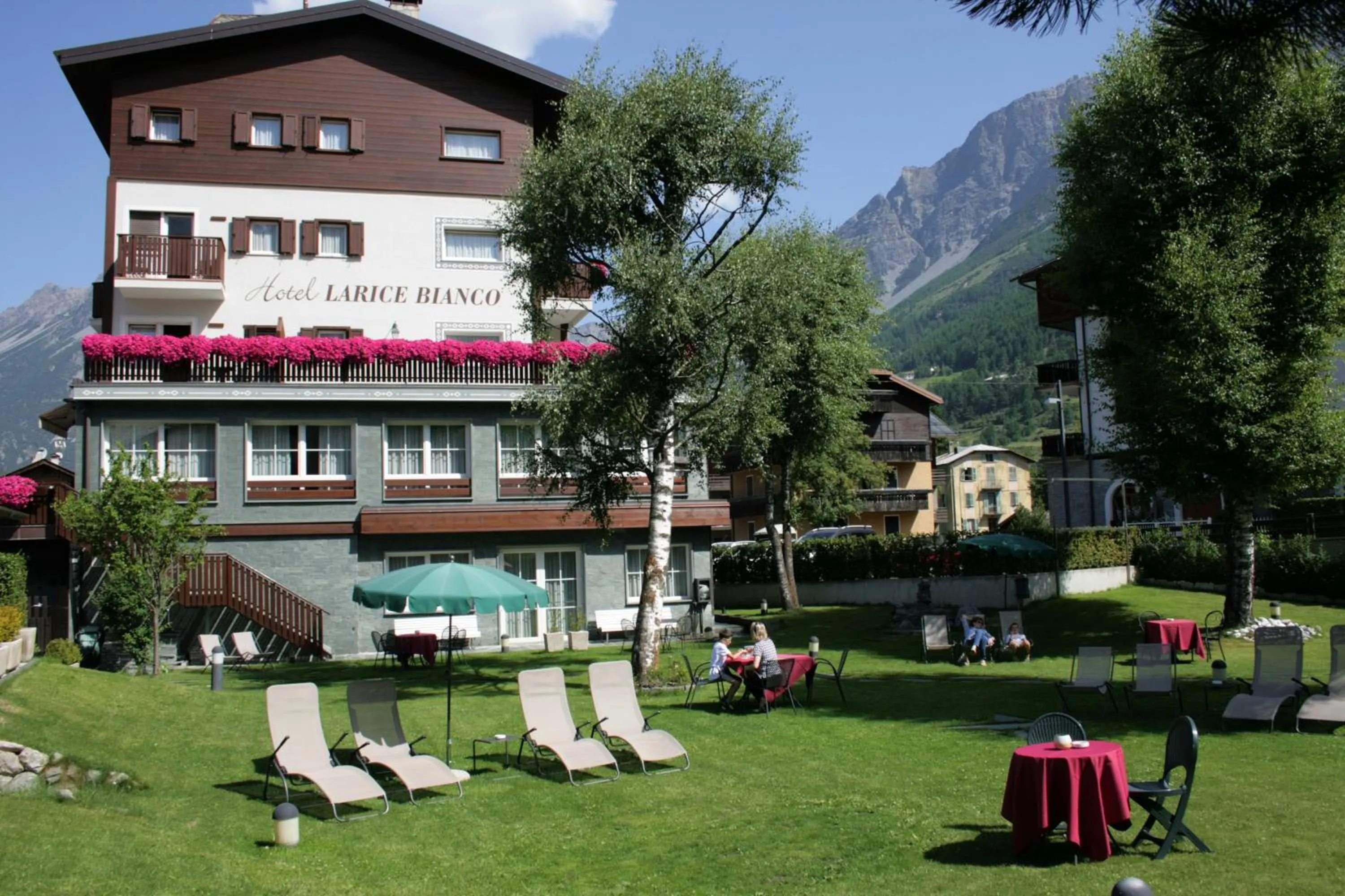 Property building in Hotel Larice Bianco