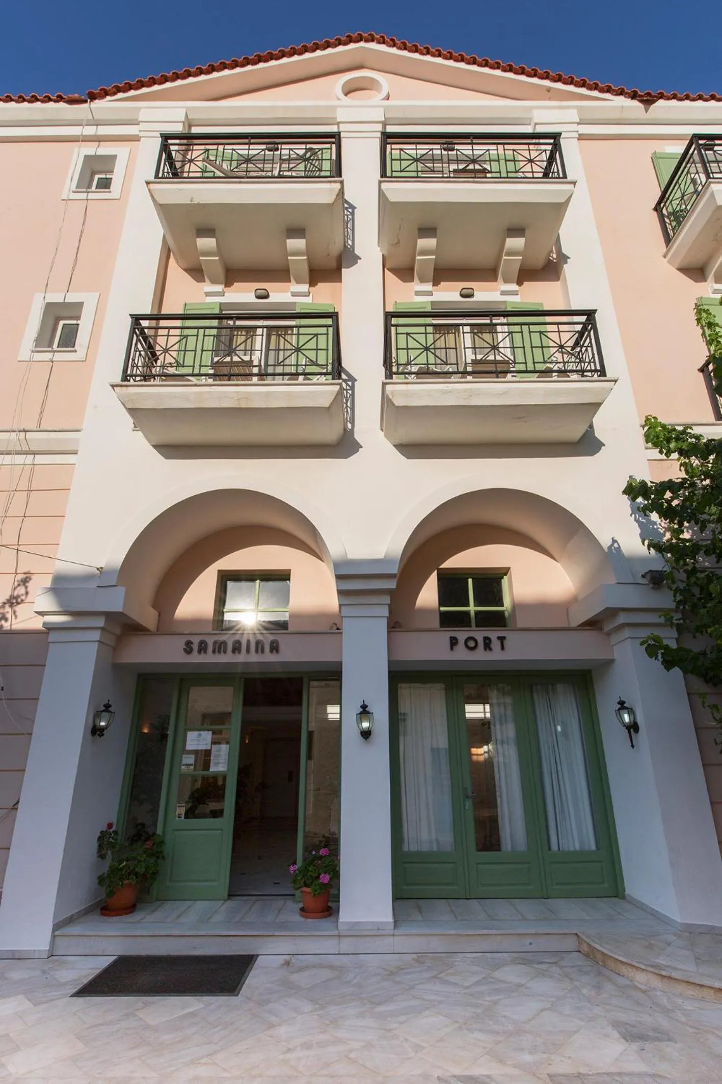 Facade/entrance in Samaina Port Hotel