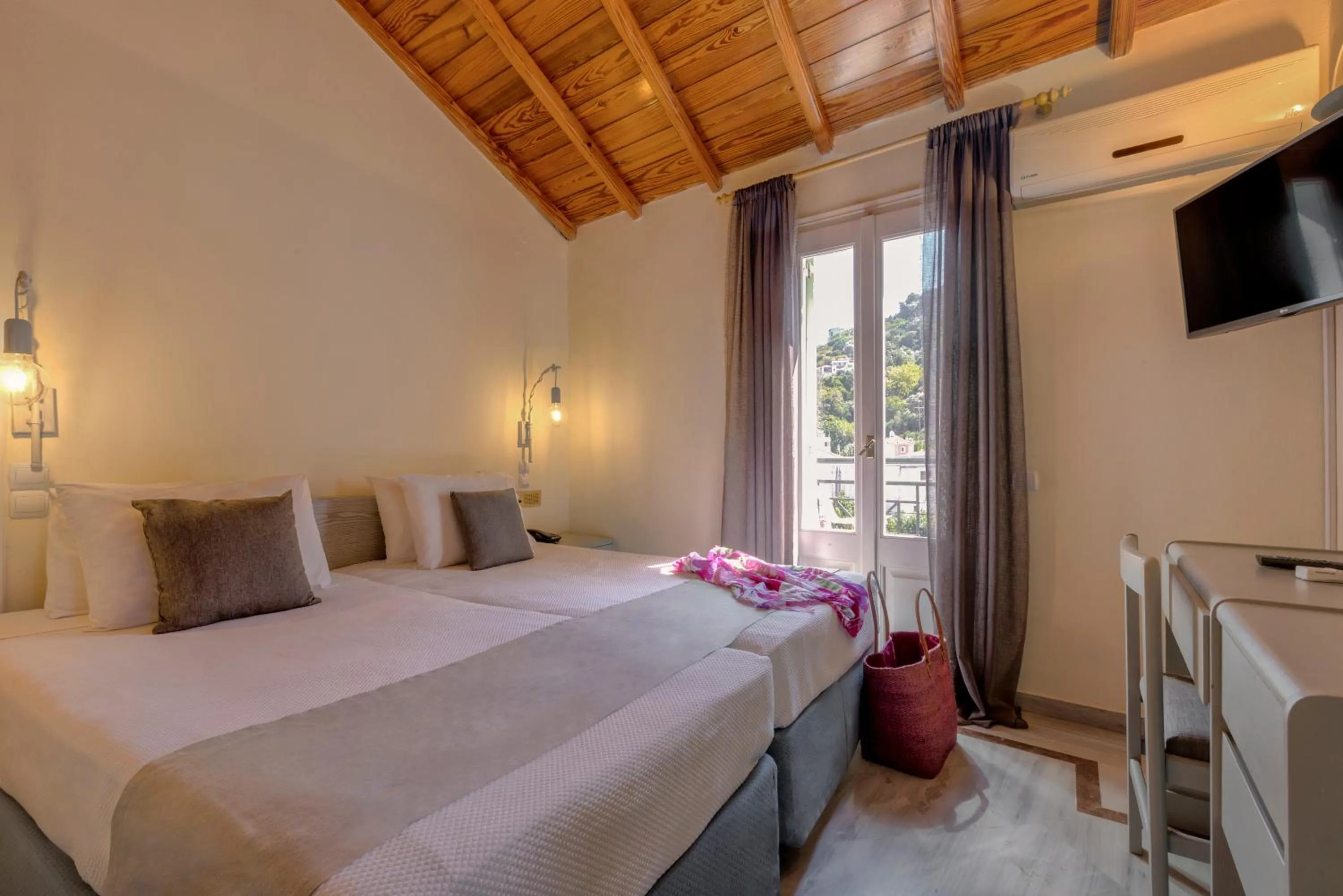 Bedroom, Bed in Samaina Port Hotel