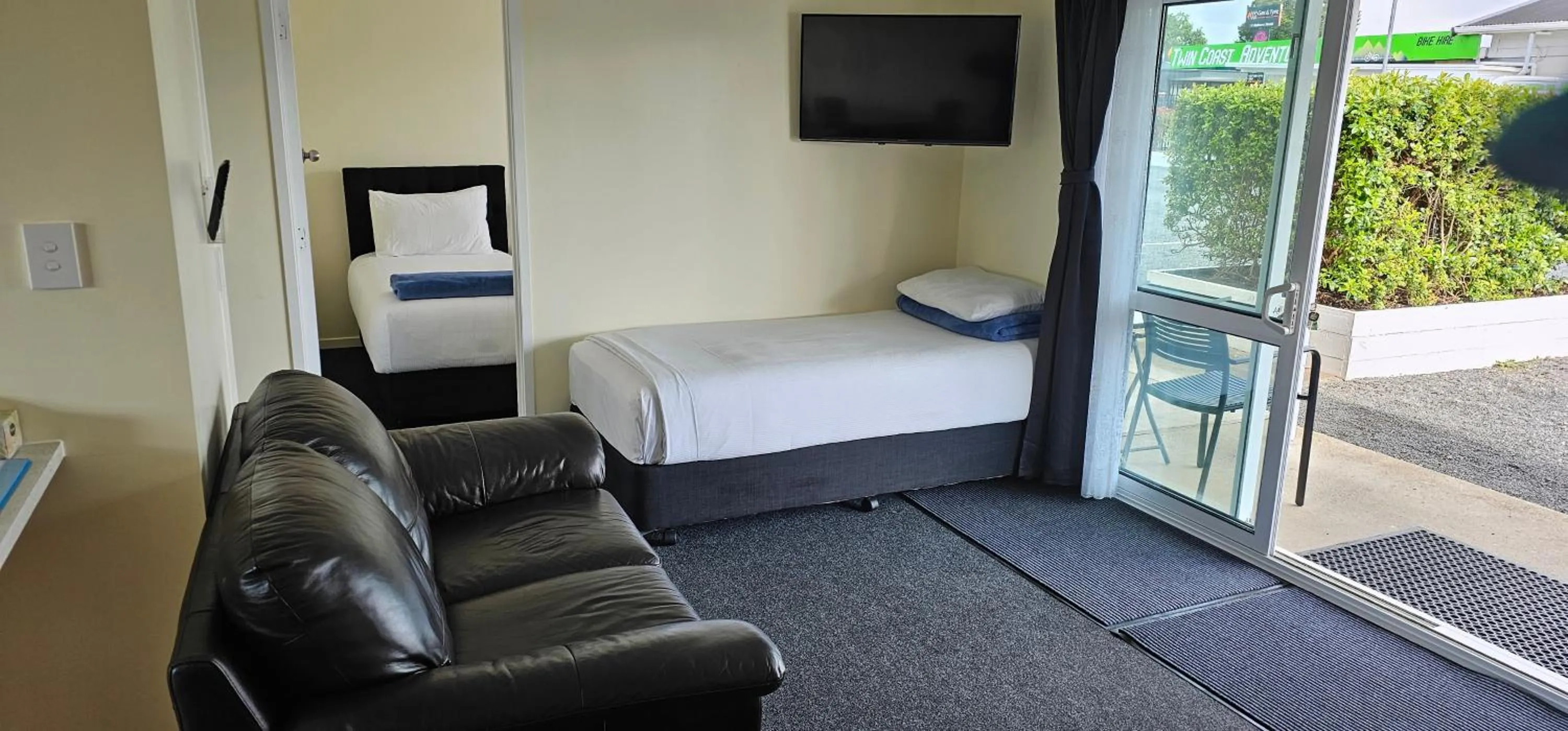 TV and multimedia, Bed in Twin Coast Adventures