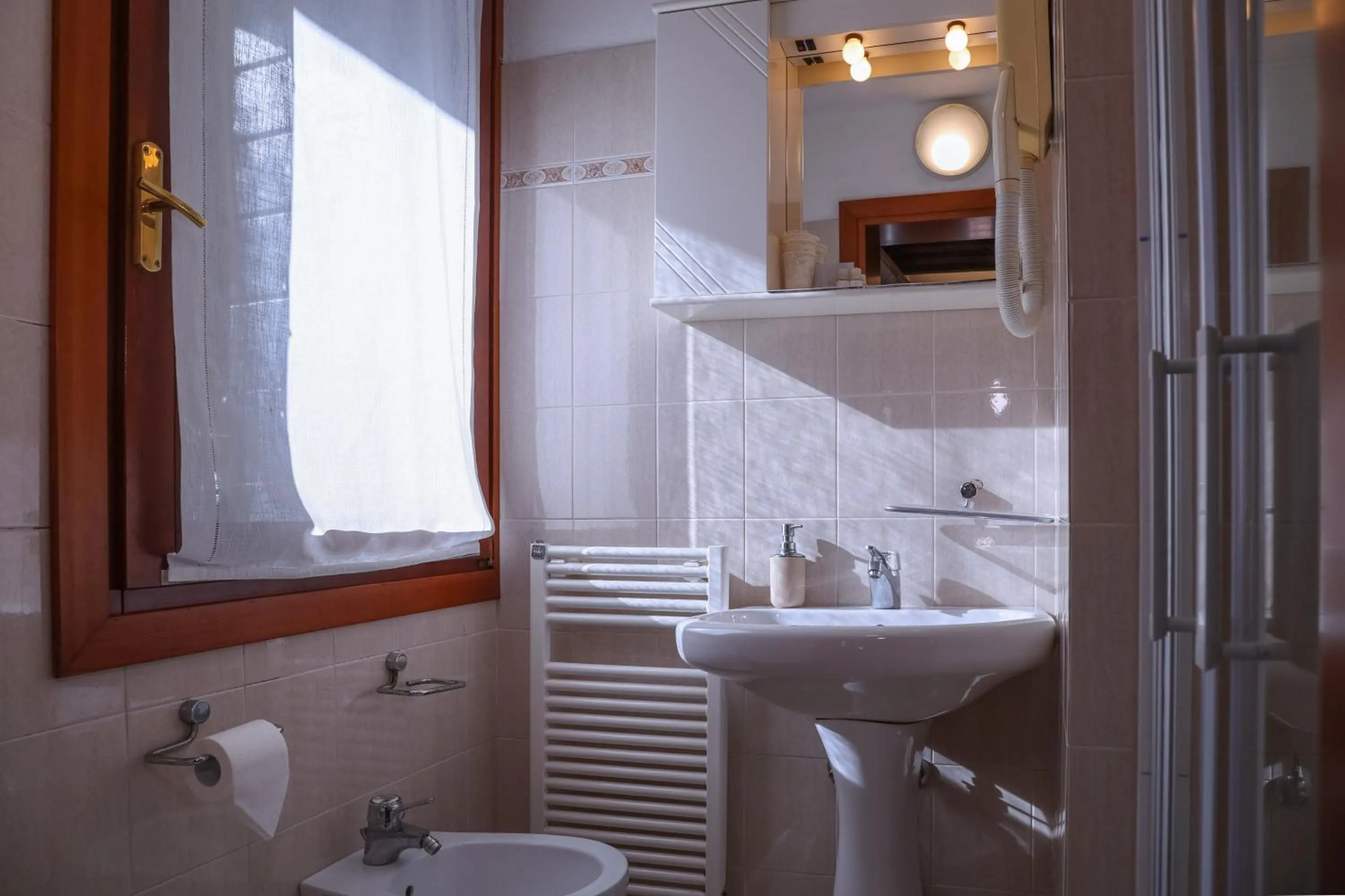 Bathroom in Hotel Villa Sara
