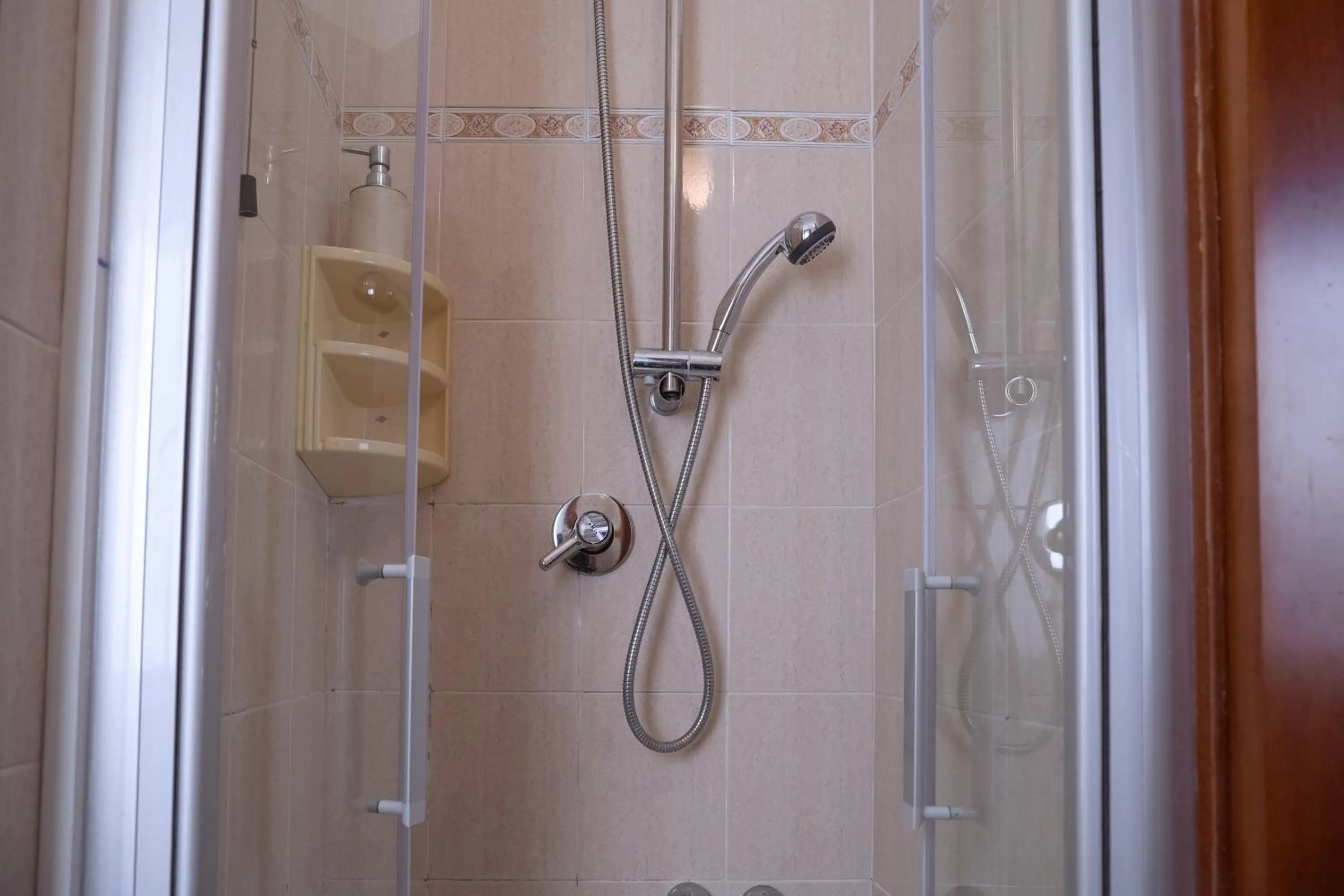 Shower in Hotel Villa Sara