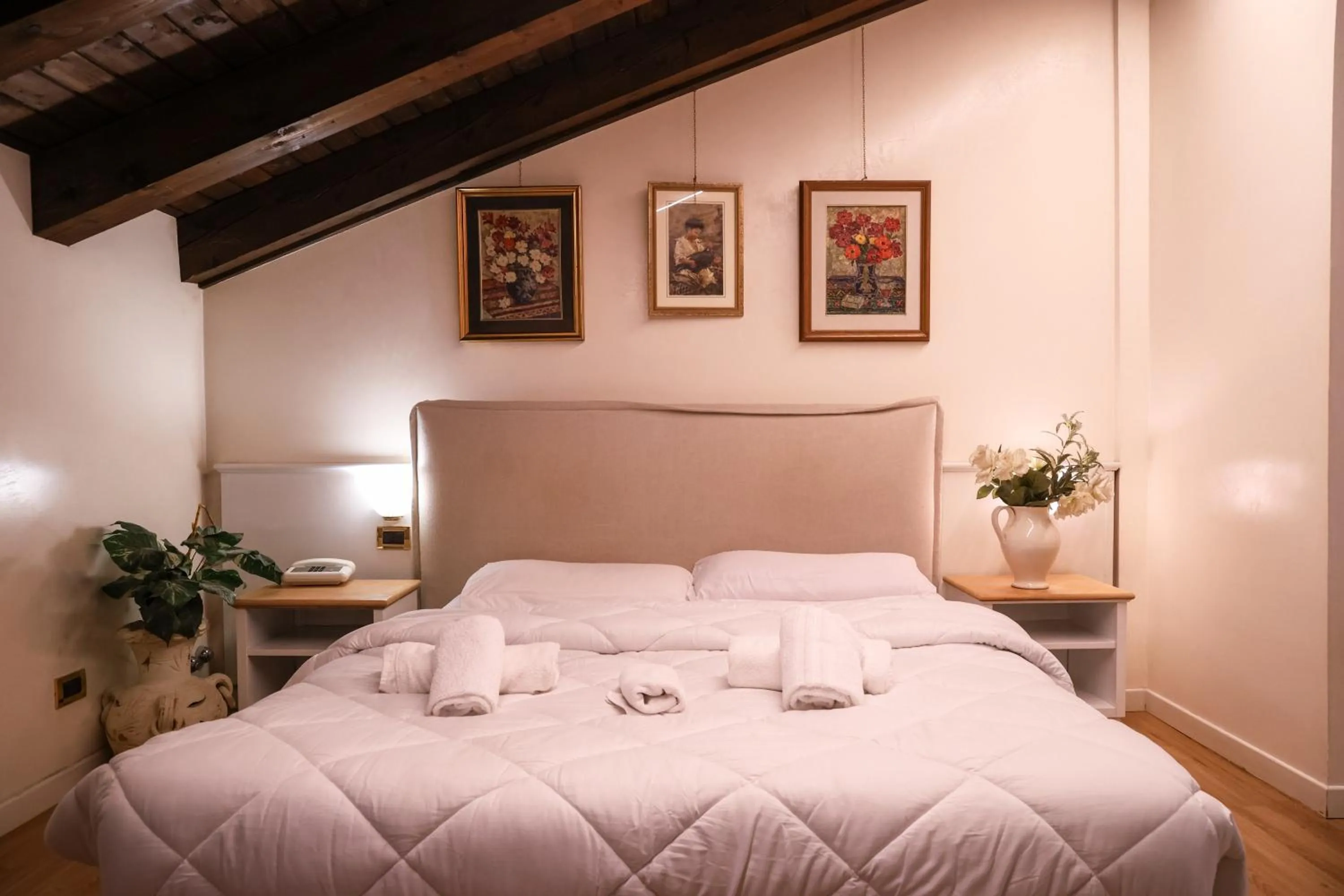 Bed in Hotel Villa Sara