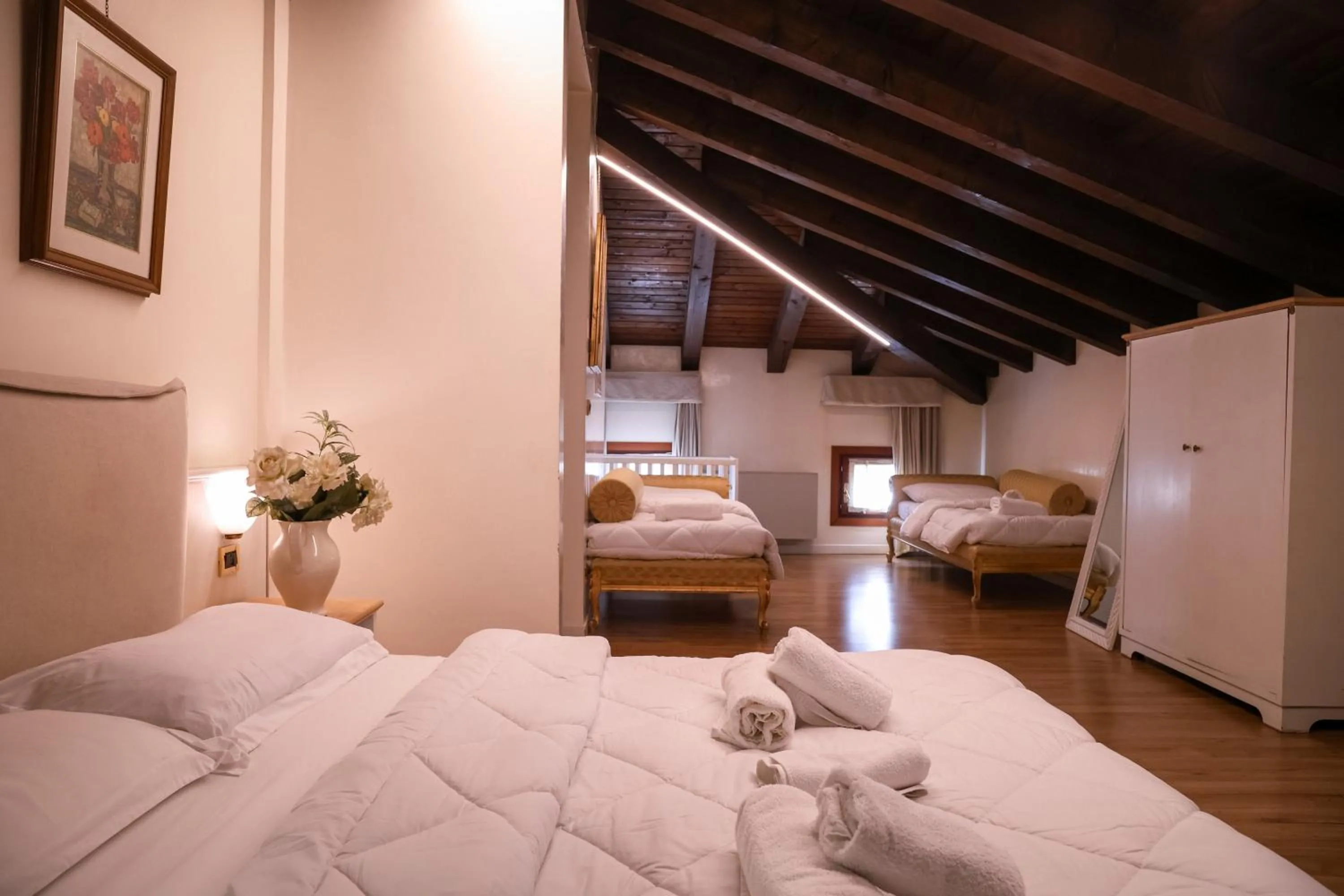 Photo of the whole room, Bed in Hotel Villa Sara