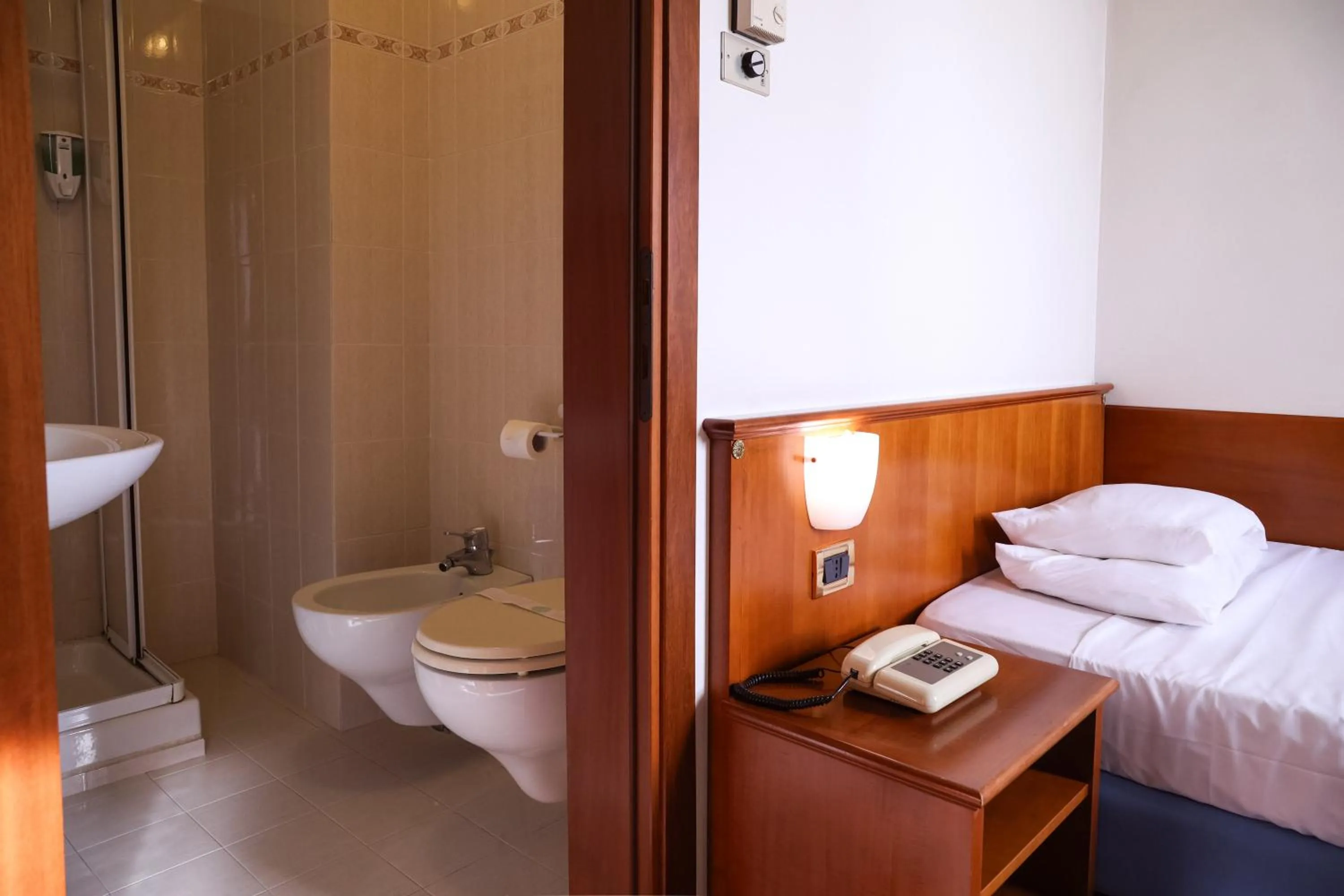 Photo of the whole room, Bed in Hotel Villa Sara