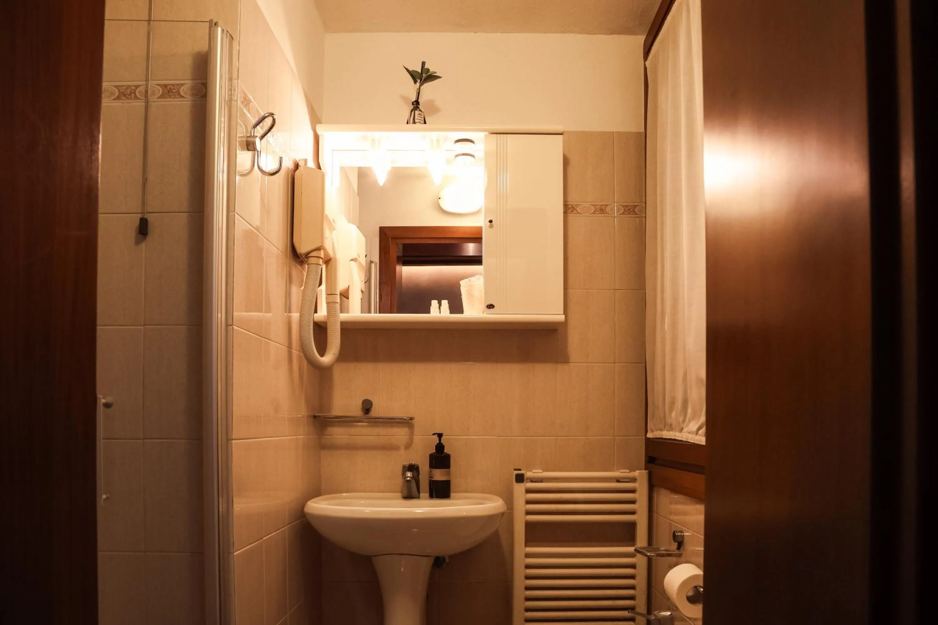 Shower in Hotel Villa Sara