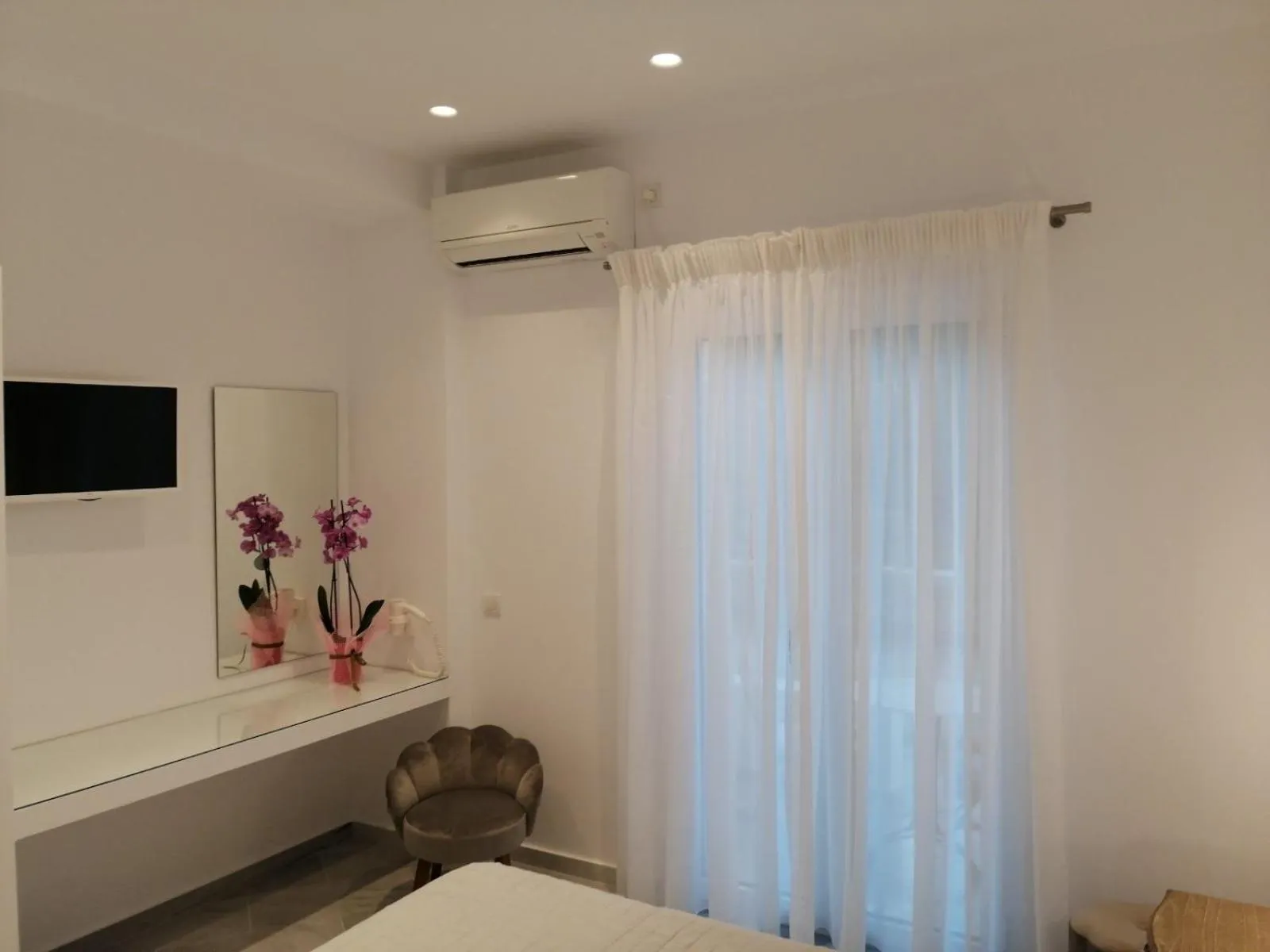 Decorative detail, Bed in Doukissa