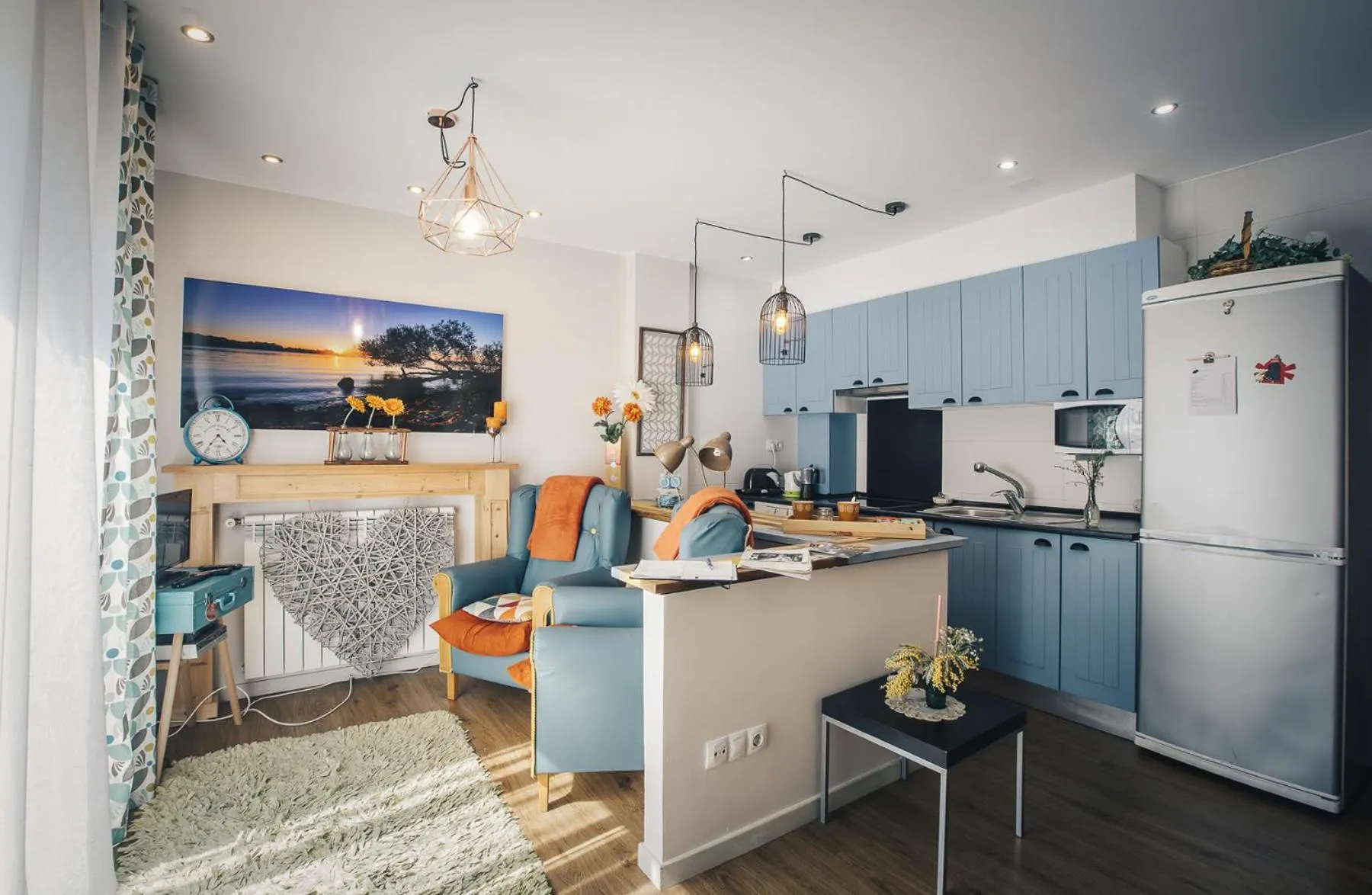 Kitchen or kitchenette in Casa Ferran, amplias habitaciones y apartamentos de montaña
