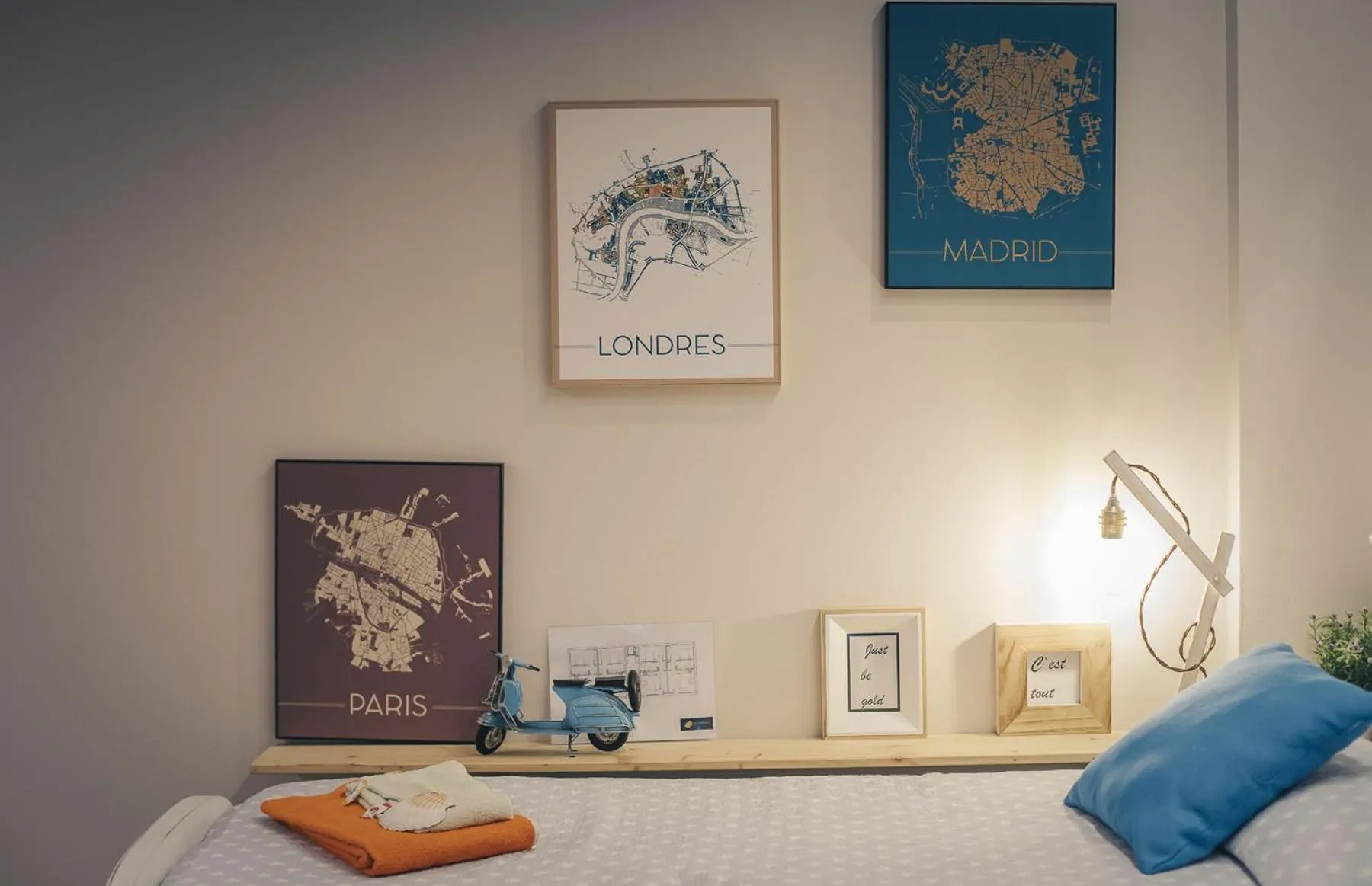 Decorative detail, Bed in Casa Ferran, amplias habitaciones y apartamentos de montaña