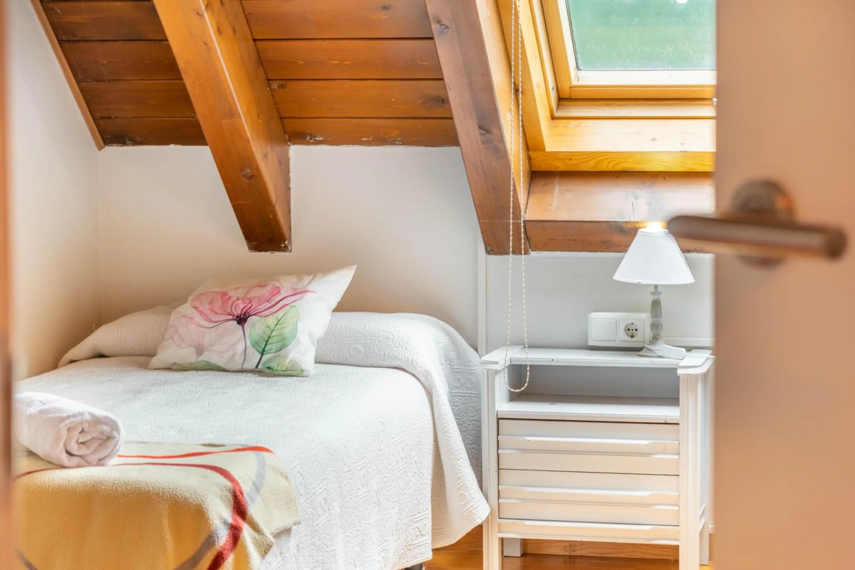 Bed in Casa Ferran, amplias habitaciones y apartamentos de montaña