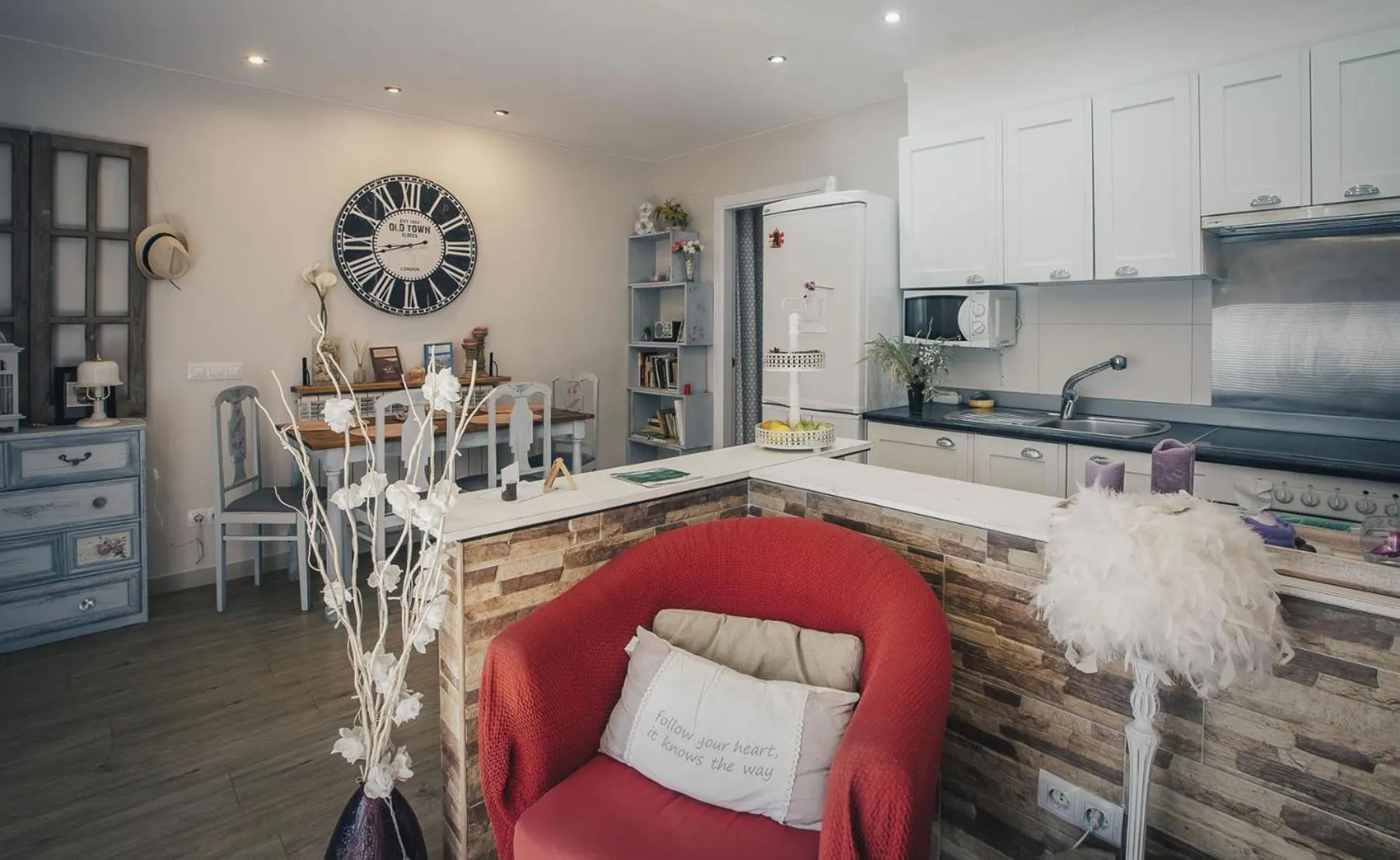 Living room in Casa Ferran, amplias habitaciones y apartamentos de montaña