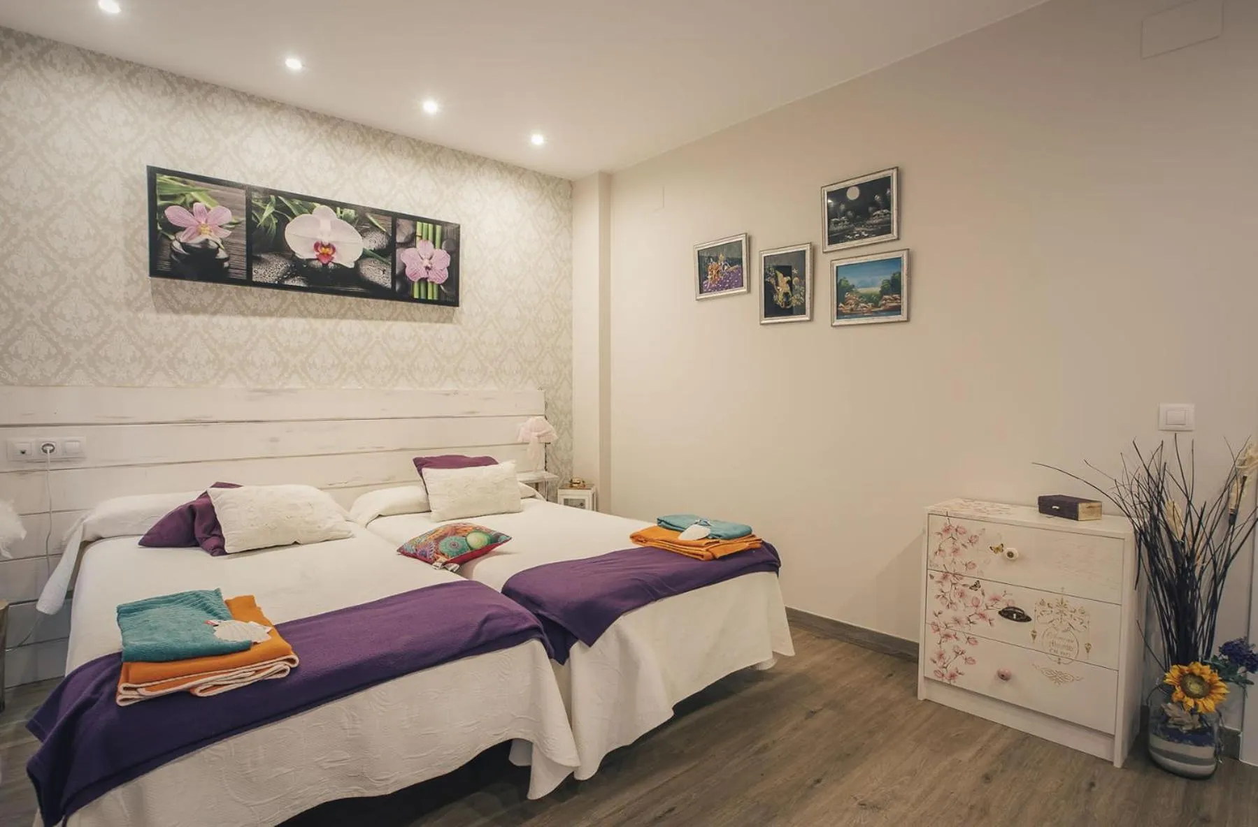 Photo of the whole room, Bed in Casa Ferran, amplias habitaciones y apartamentos de montaña