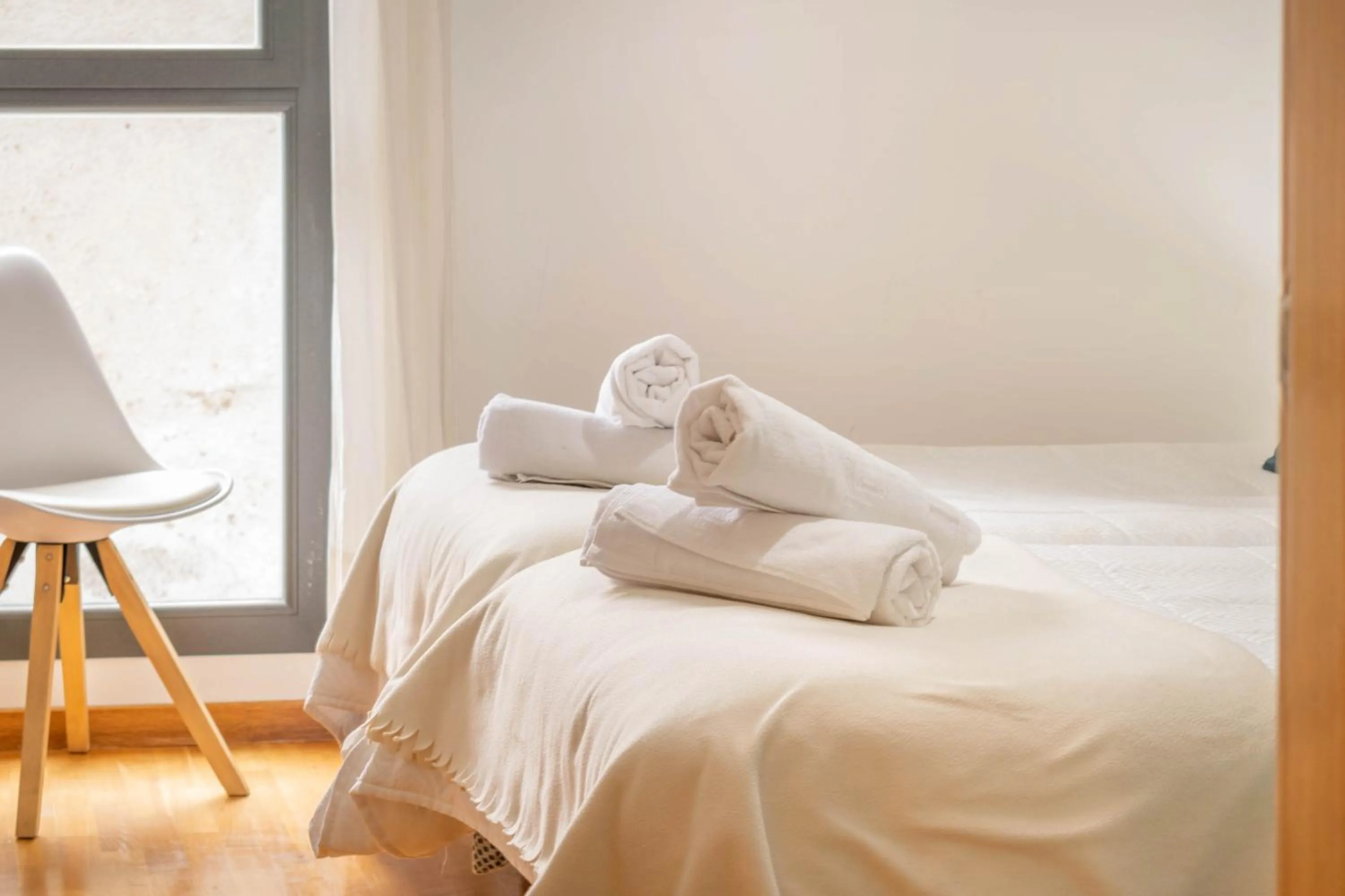 Bed in Casa Ferran, amplias habitaciones y apartamentos de montaña