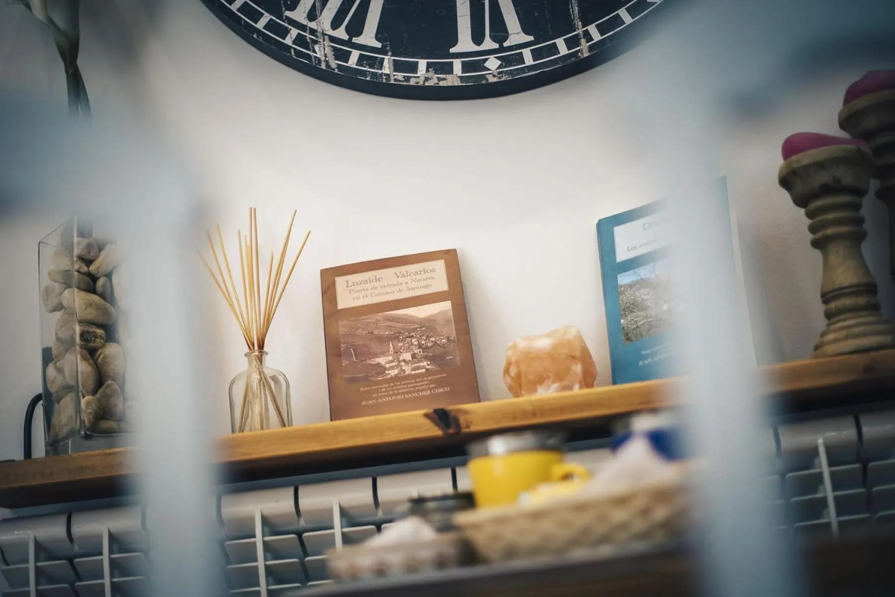 Living room in Casa Ferran, amplias habitaciones y apartamentos de montaña