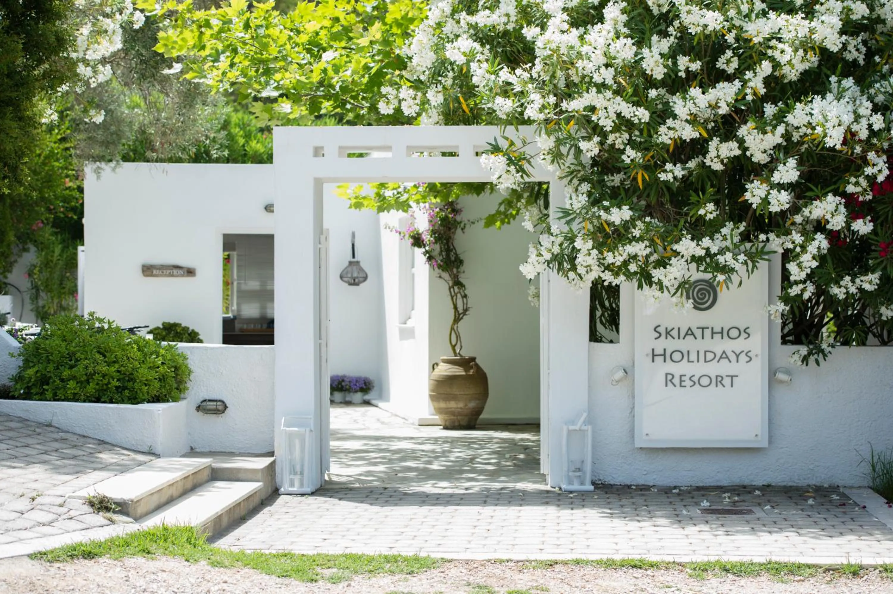 Facade/entrance in Skiathos Holidays Suites & Villas