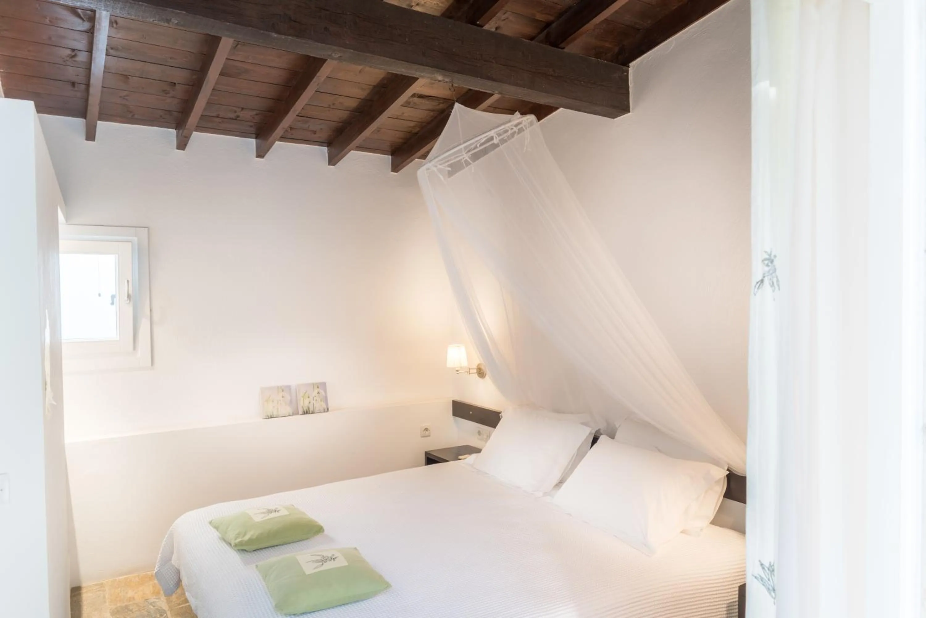 Bedroom, Bed in Skiathos Holidays Suites & Villas