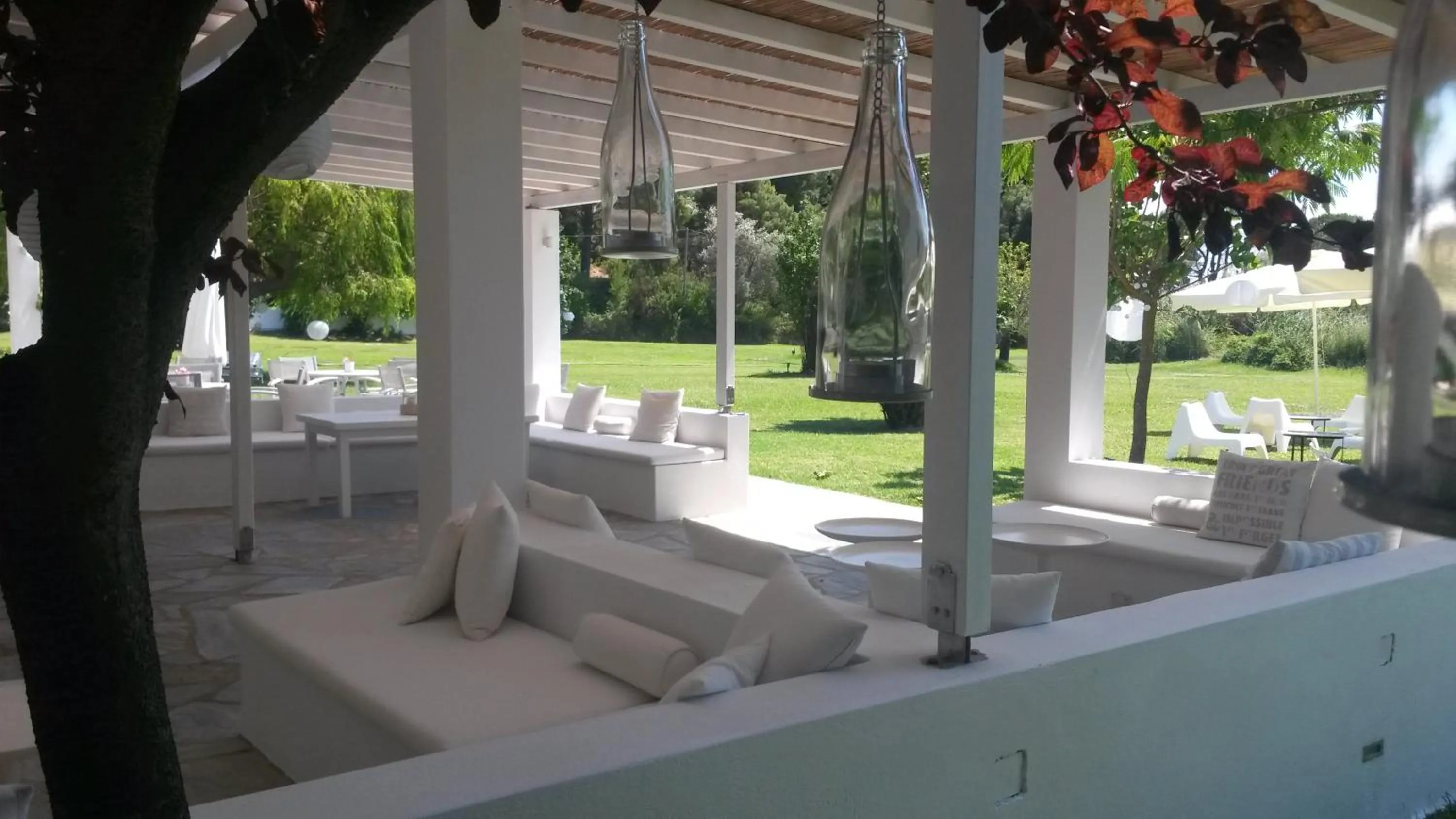 Lounge or bar in Skiathos Holidays Suites & Villas