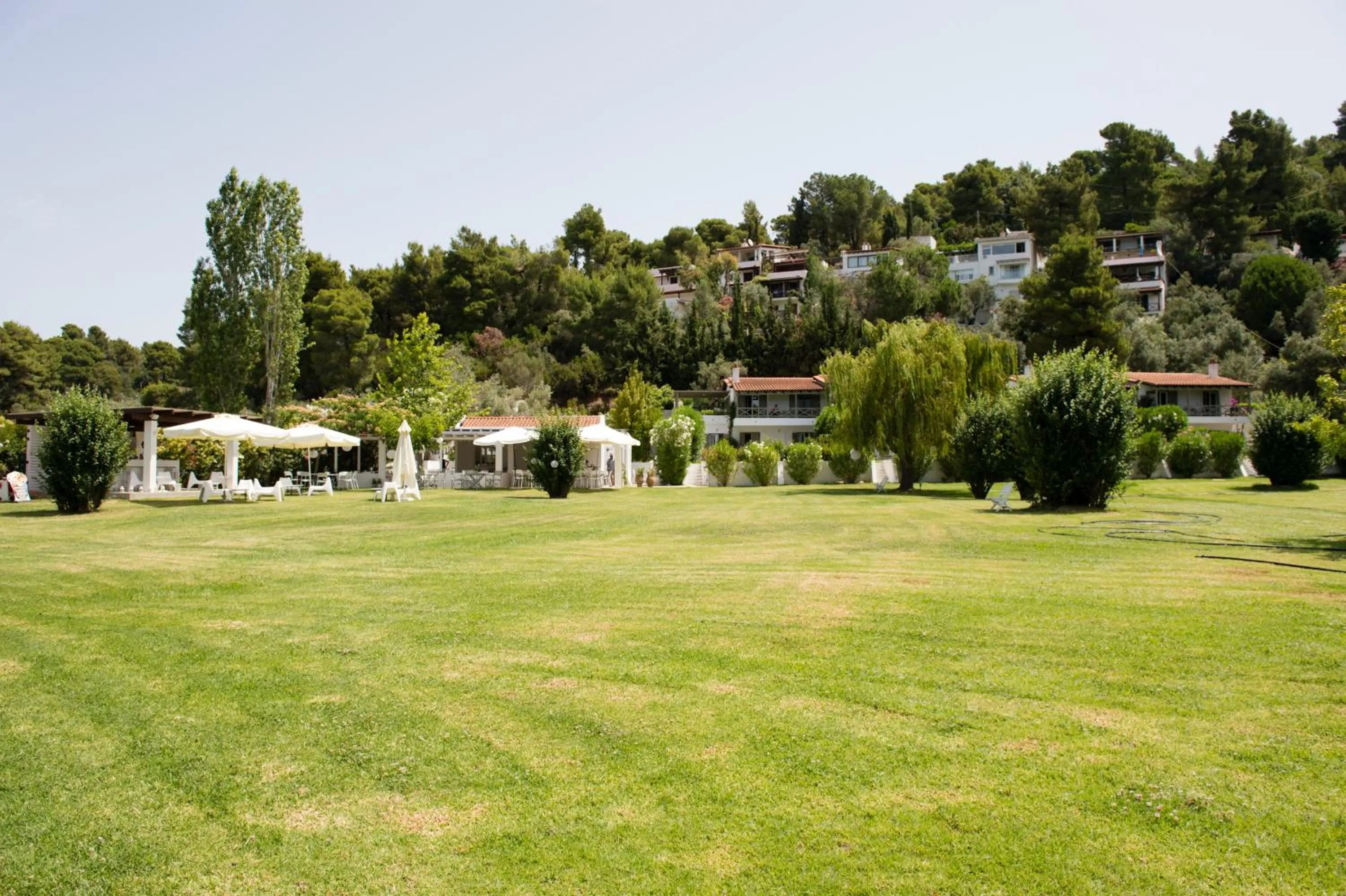 Garden in Skiathos Holidays Suites & Villas