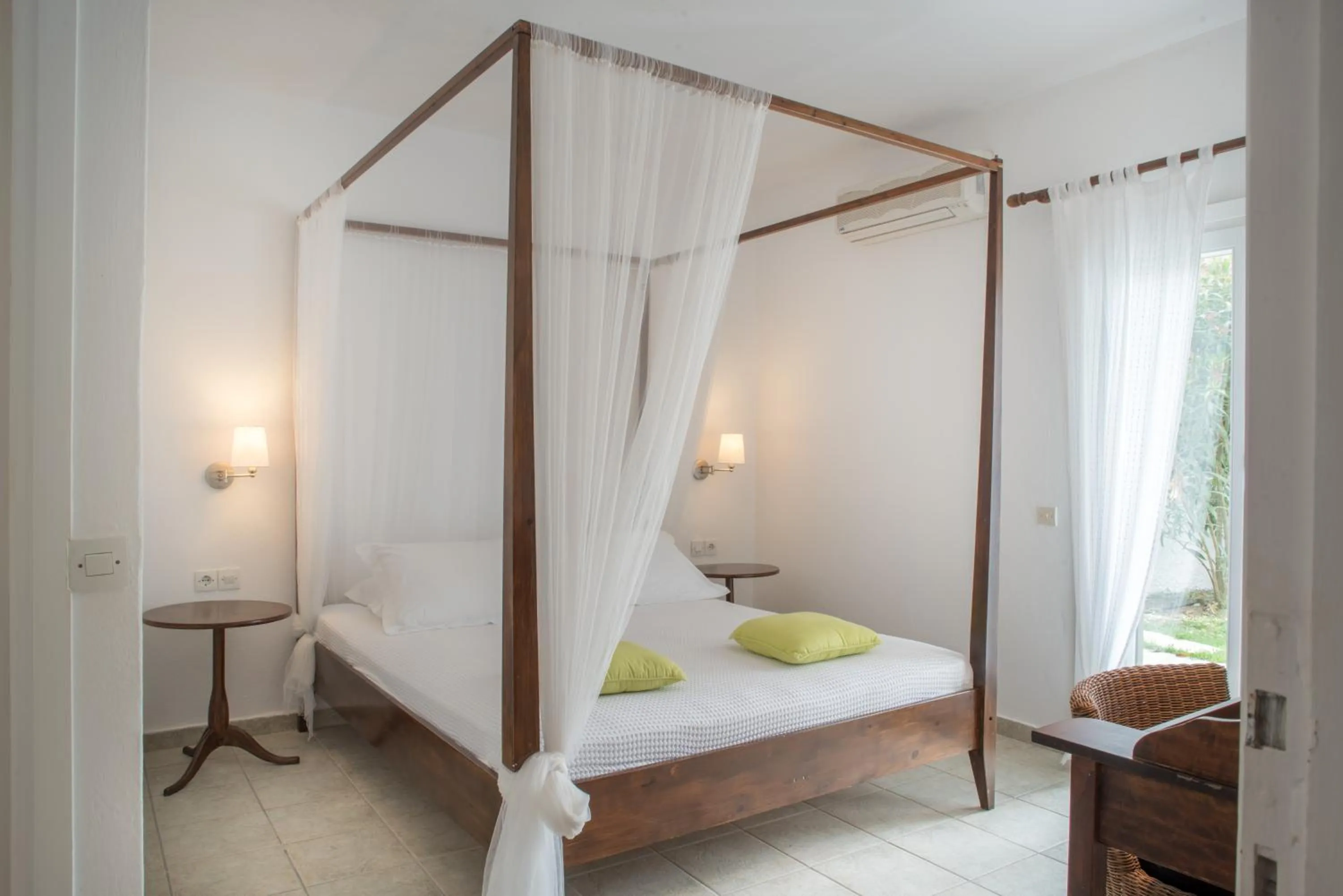 Bedroom, Bed in Skiathos Holidays Suites & Villas