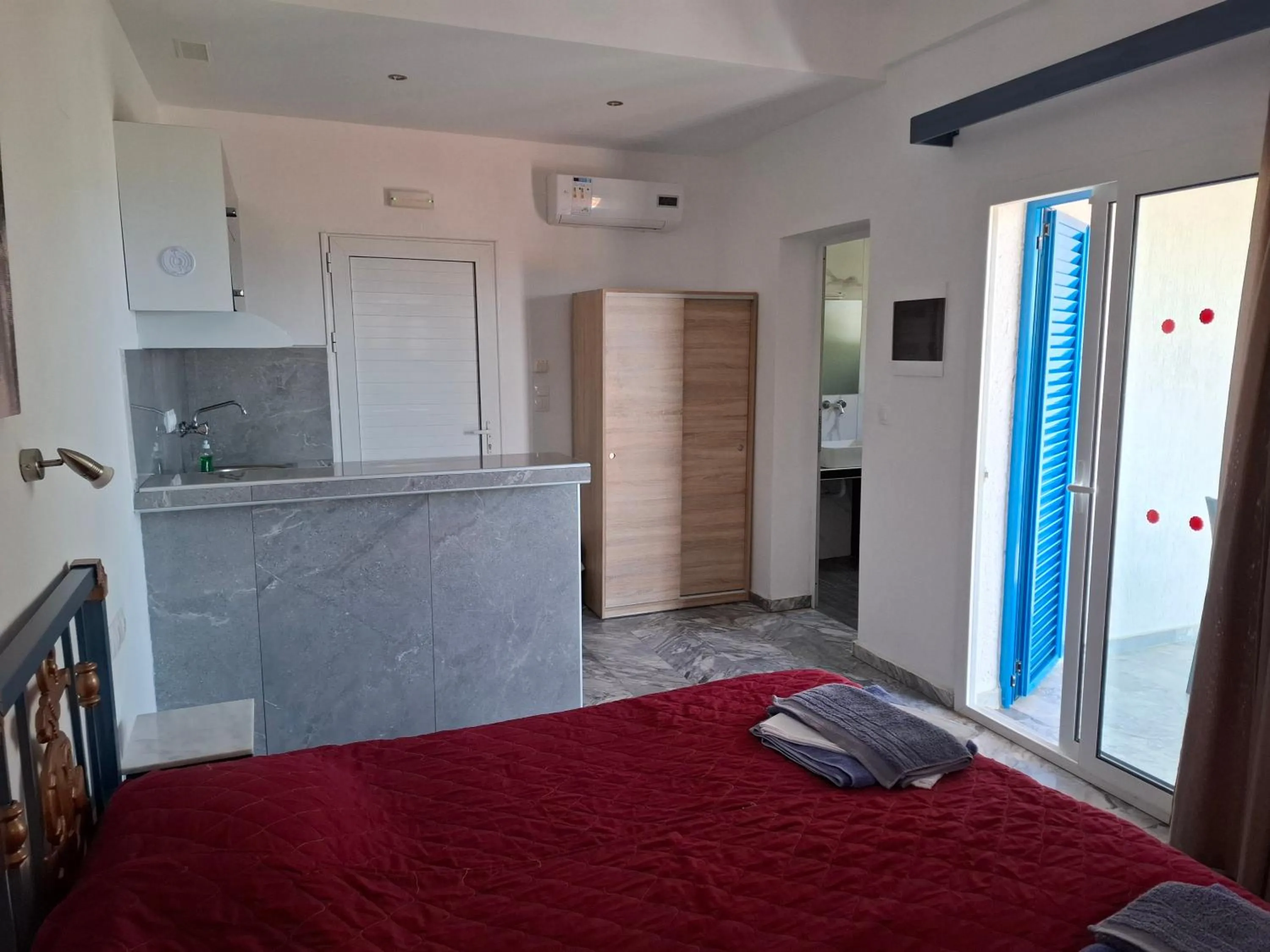 Bedroom, Bed in Fengeros Village