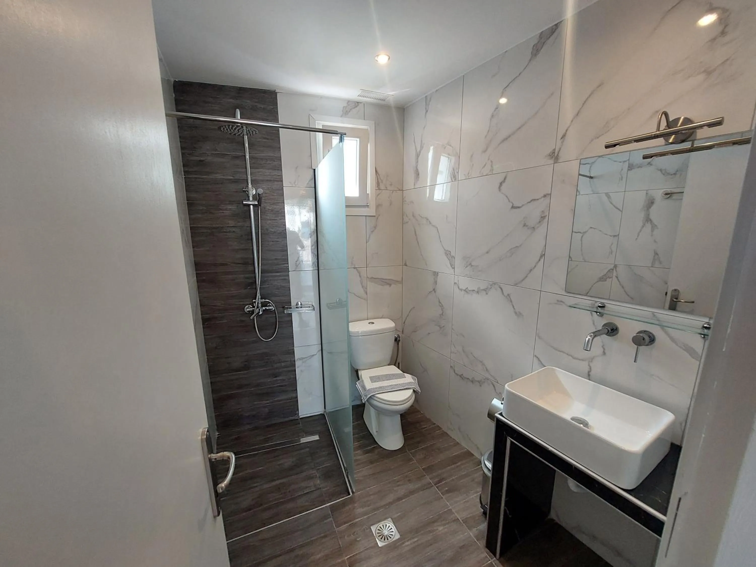 Bathroom in Fengeros Village