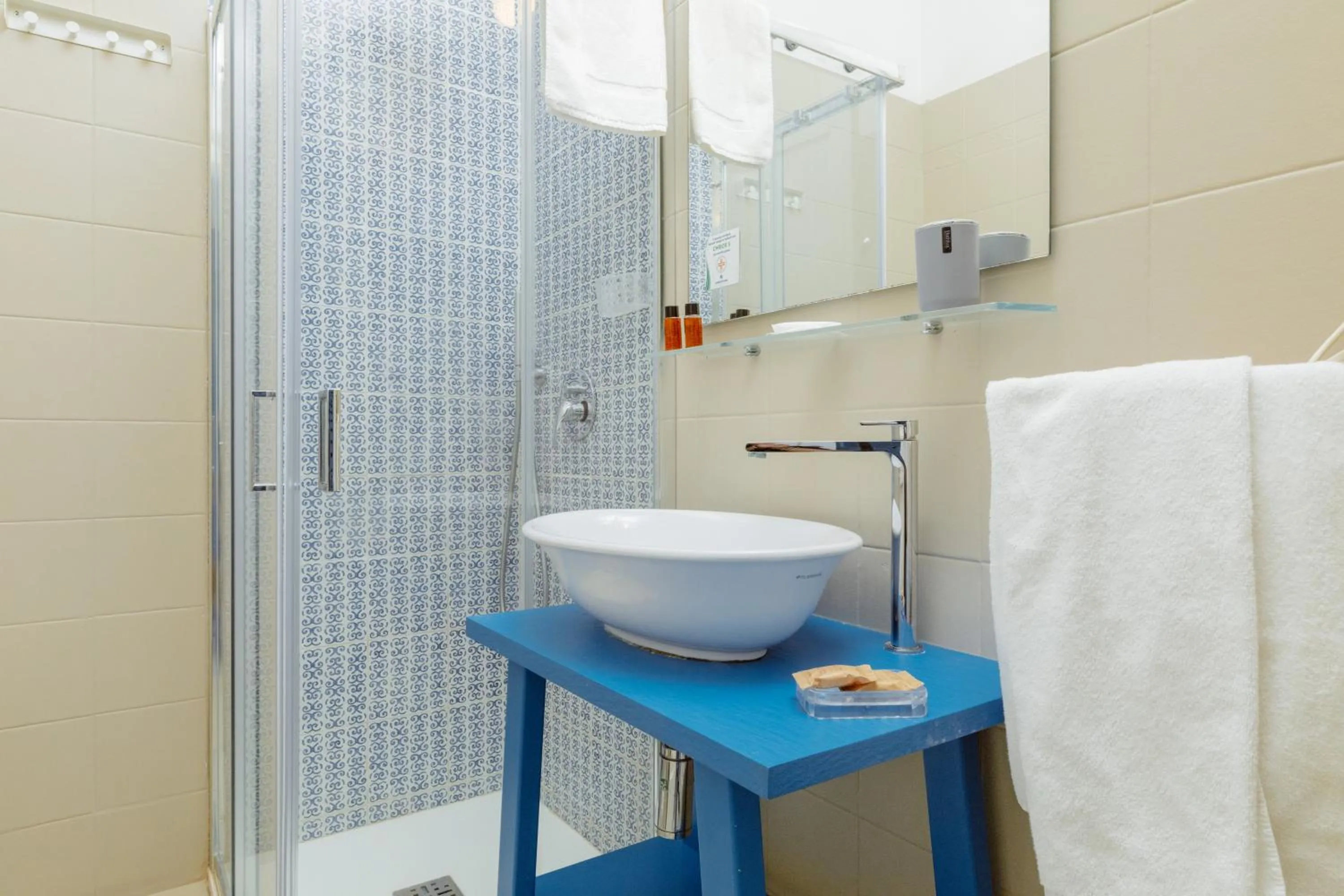 Toilet in Hotel La Roccia