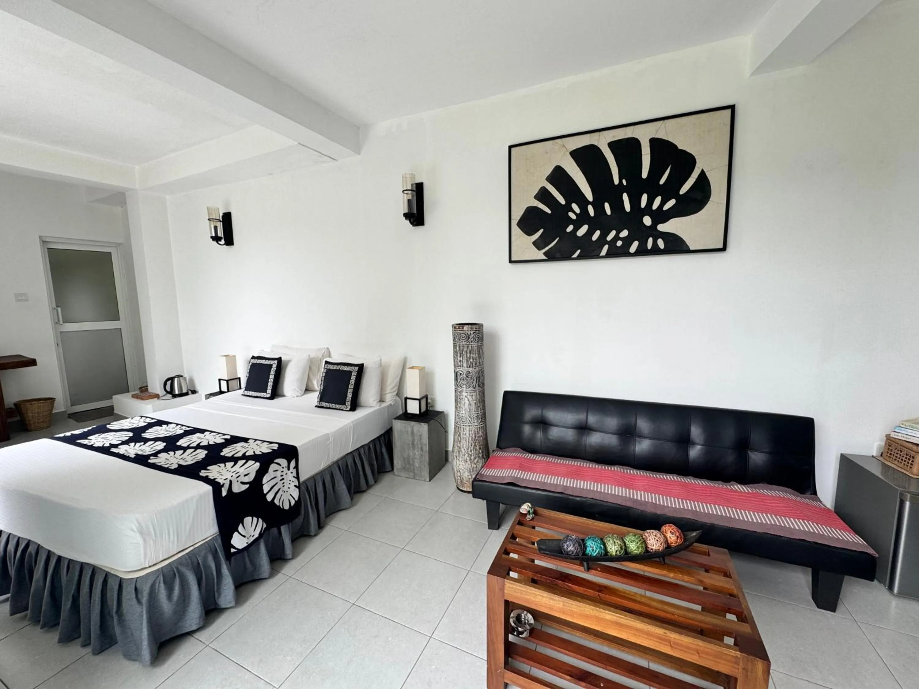 Photo of the whole room, Bed in Selyna Sky Terrace