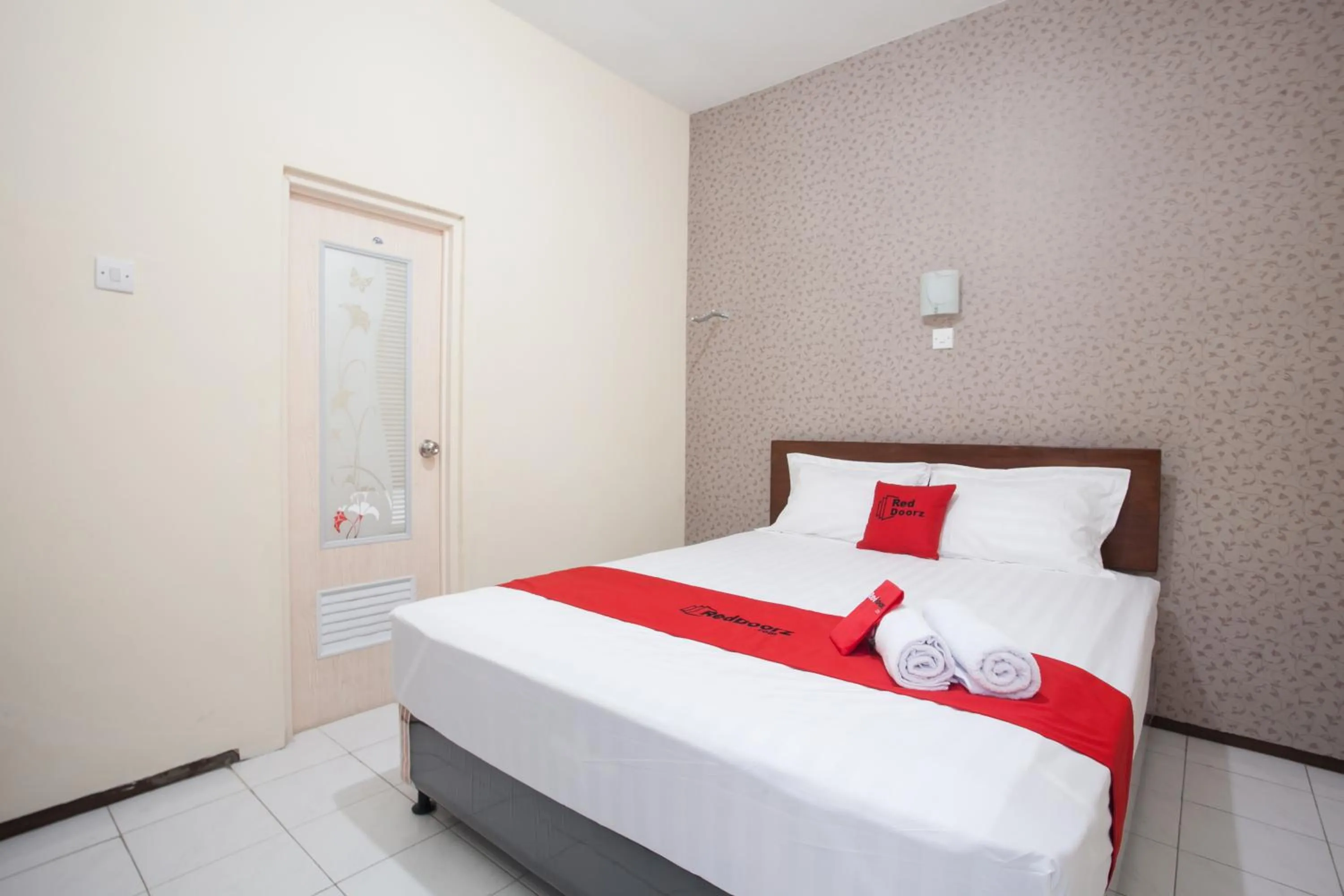Bedroom in RedDoorz near Brawijaya University