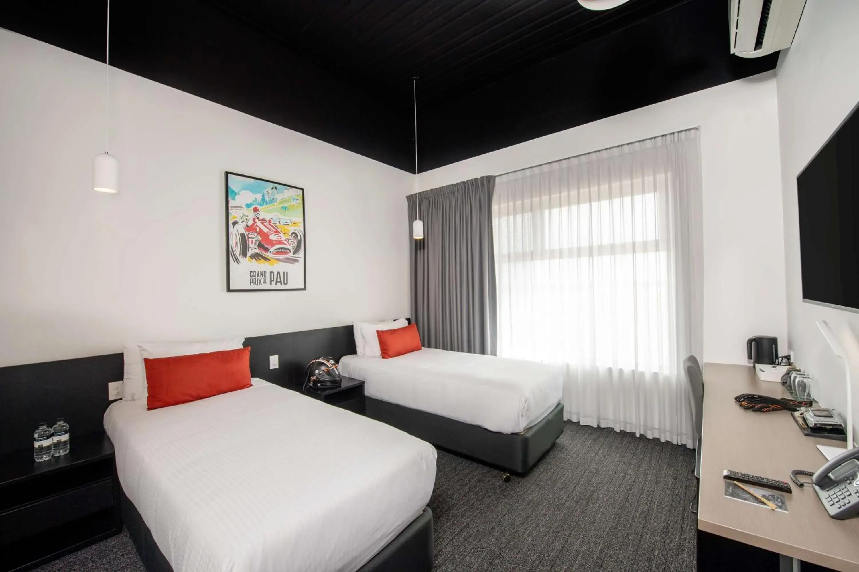 Twin Room with Track View in Rydges Pit Lane Twin Room with Track View in Rydges Pit Lane