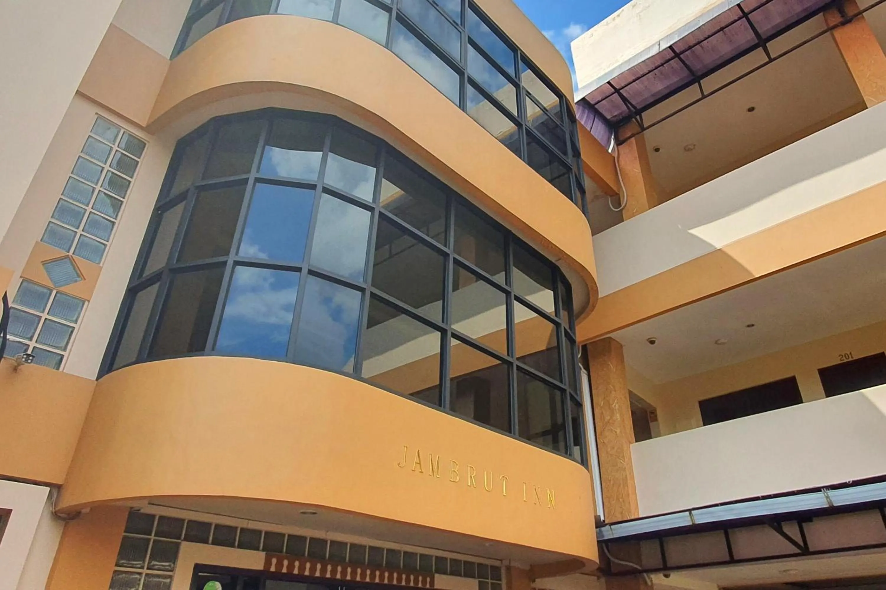 Property building in Jambrut Inn