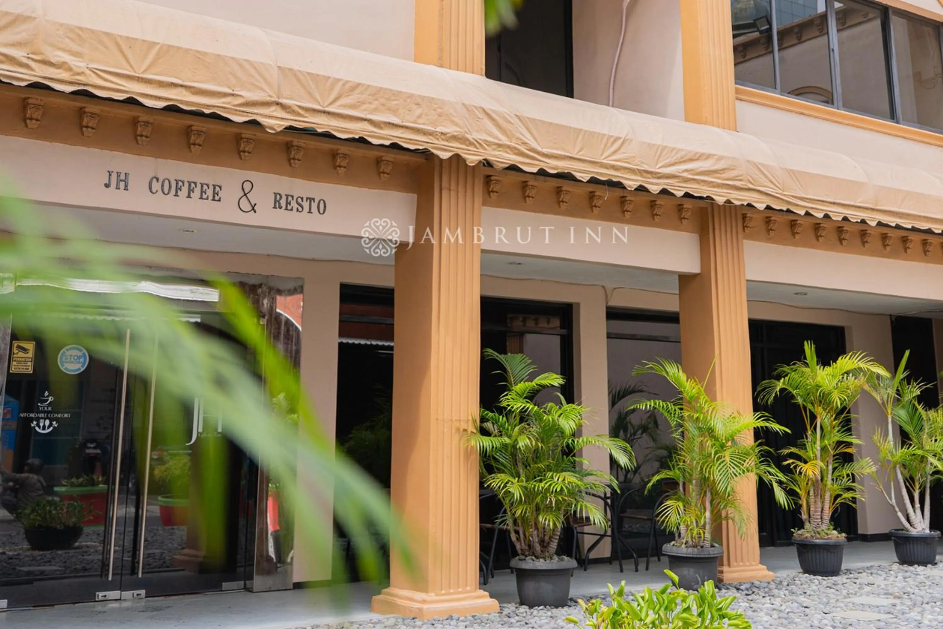 Property building in Jambrut Inn