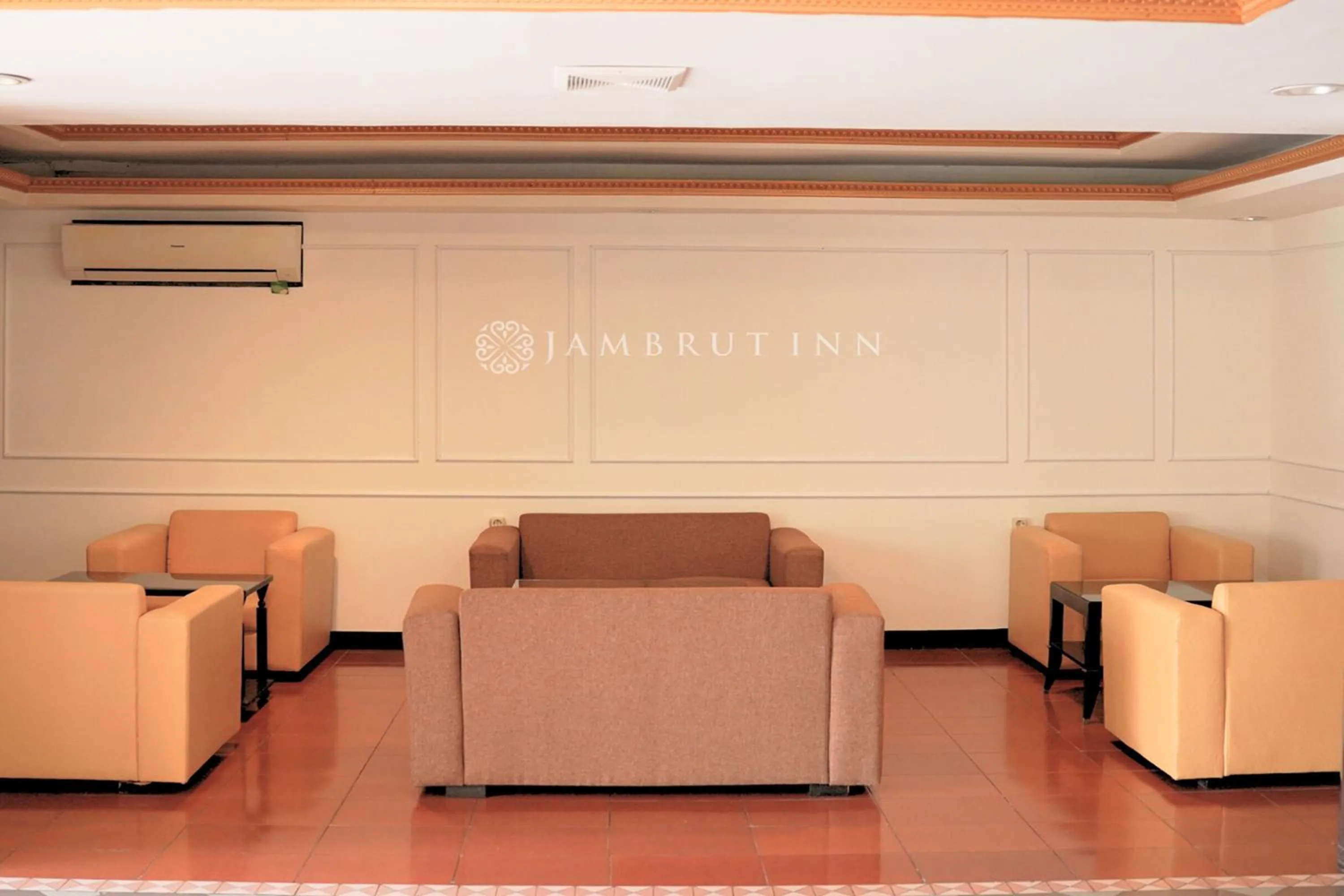 Seating area in Jambrut Inn