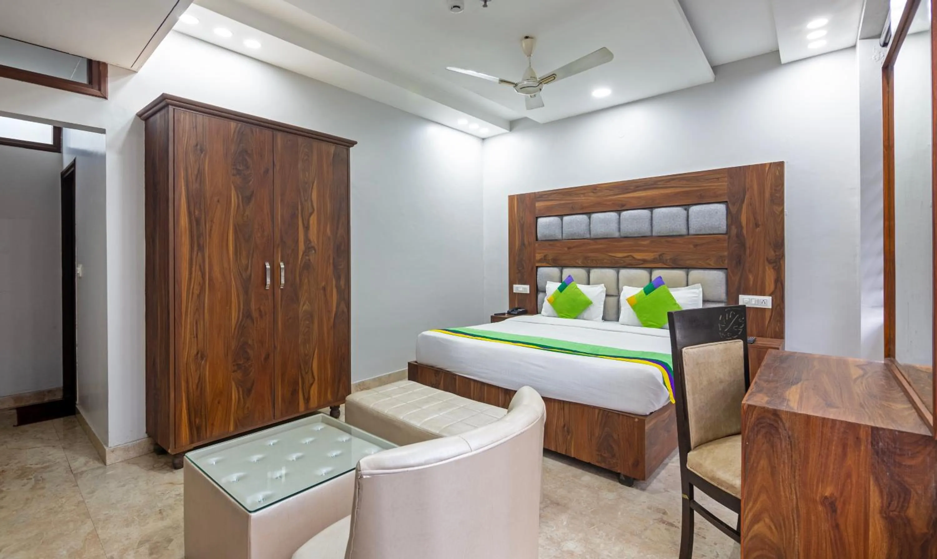 Bedroom, Bed in Treebo JD Residency Mohali