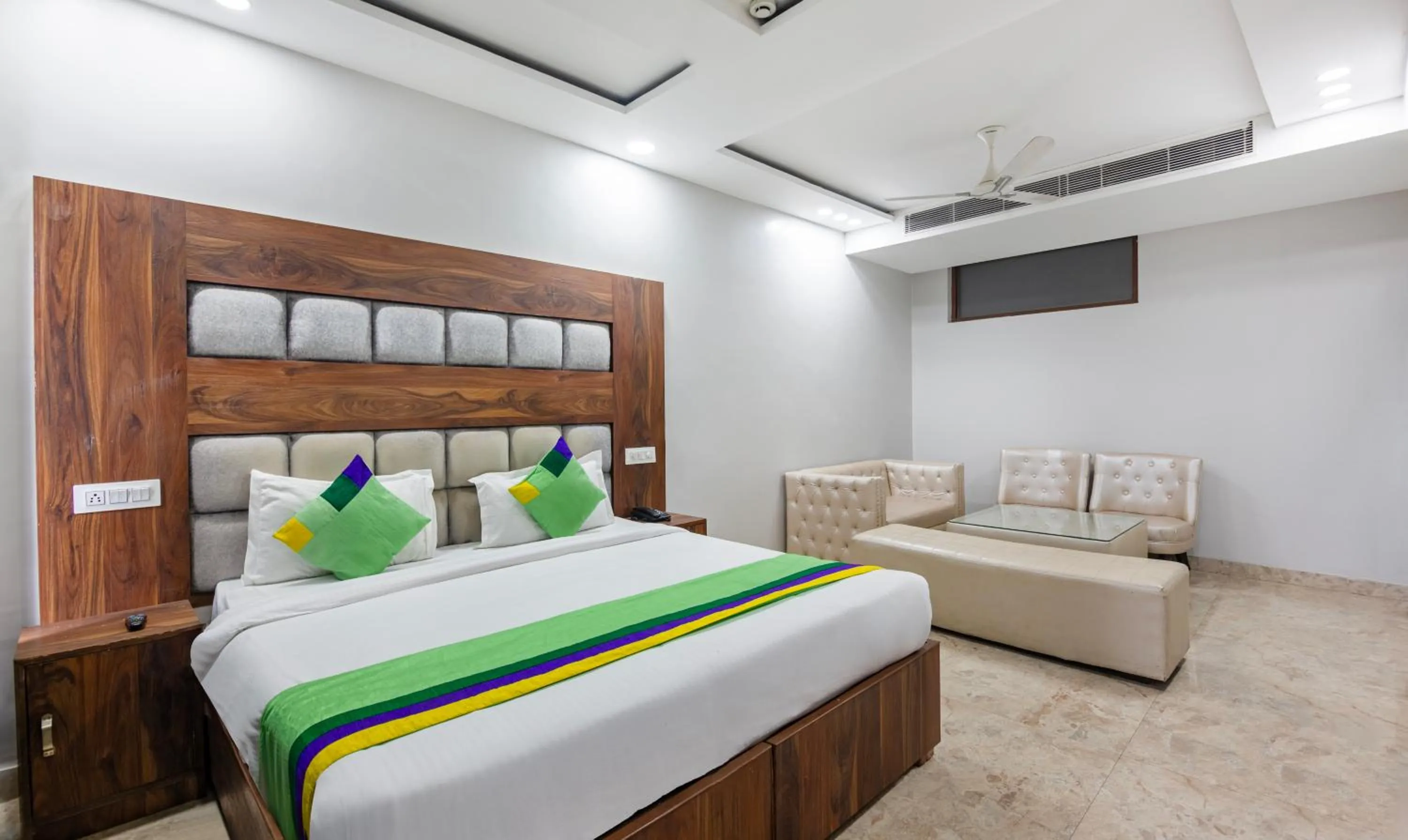 Bedroom, Bed in Treebo JD Residency Mohali