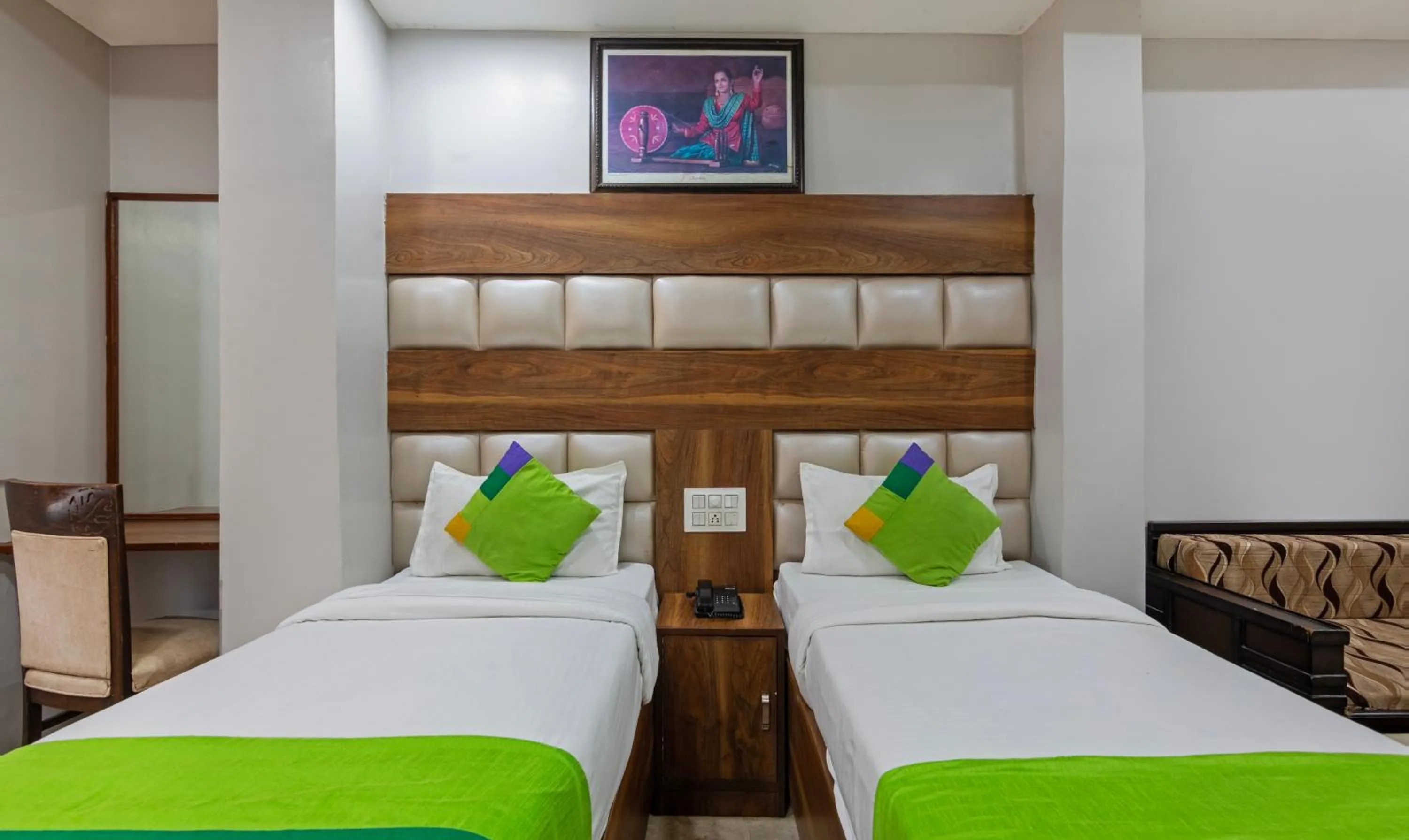 Bedroom, Bed in Treebo JD Residency Mohali