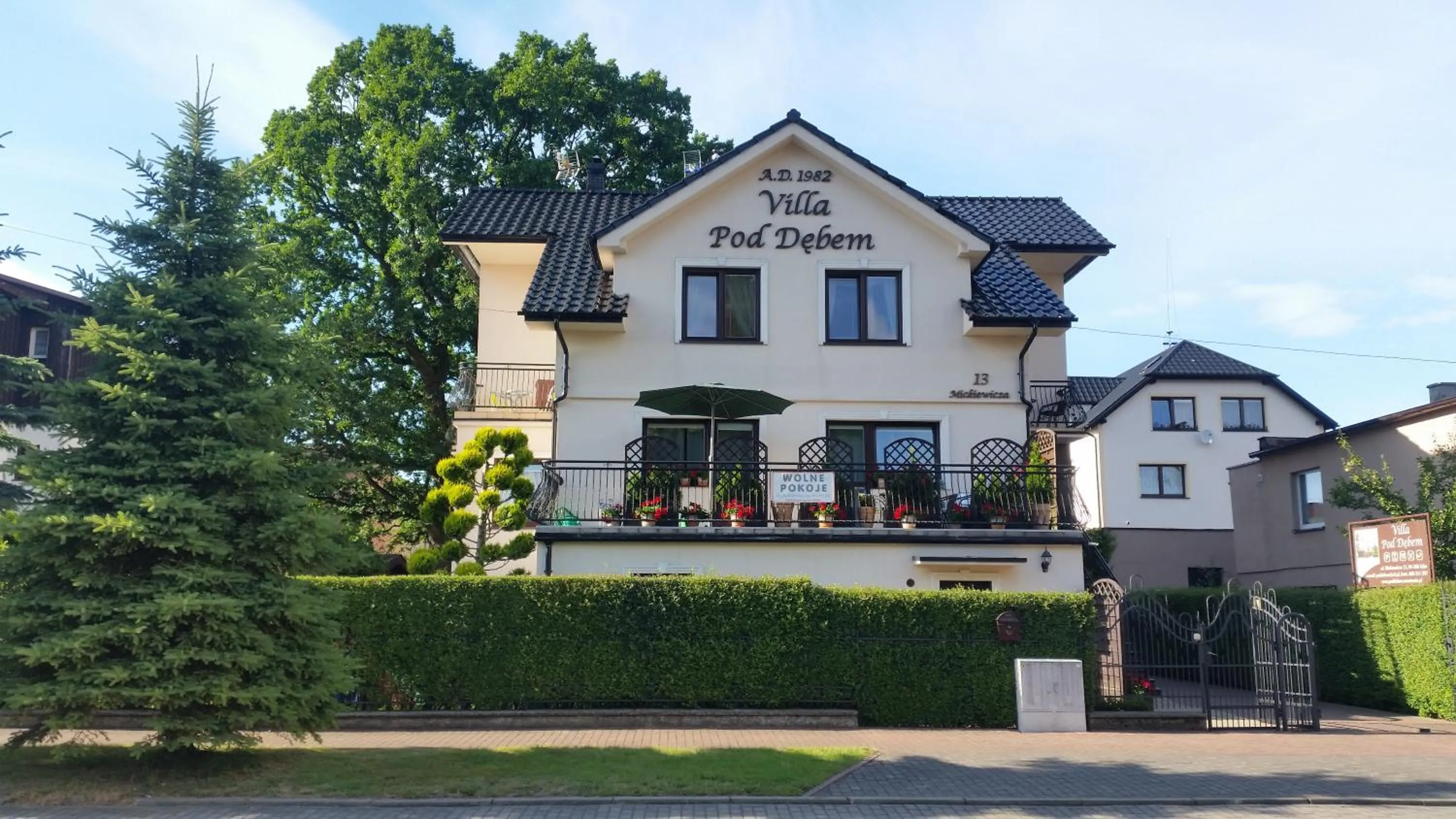 Facade/entrance in Villa Pod Dębem