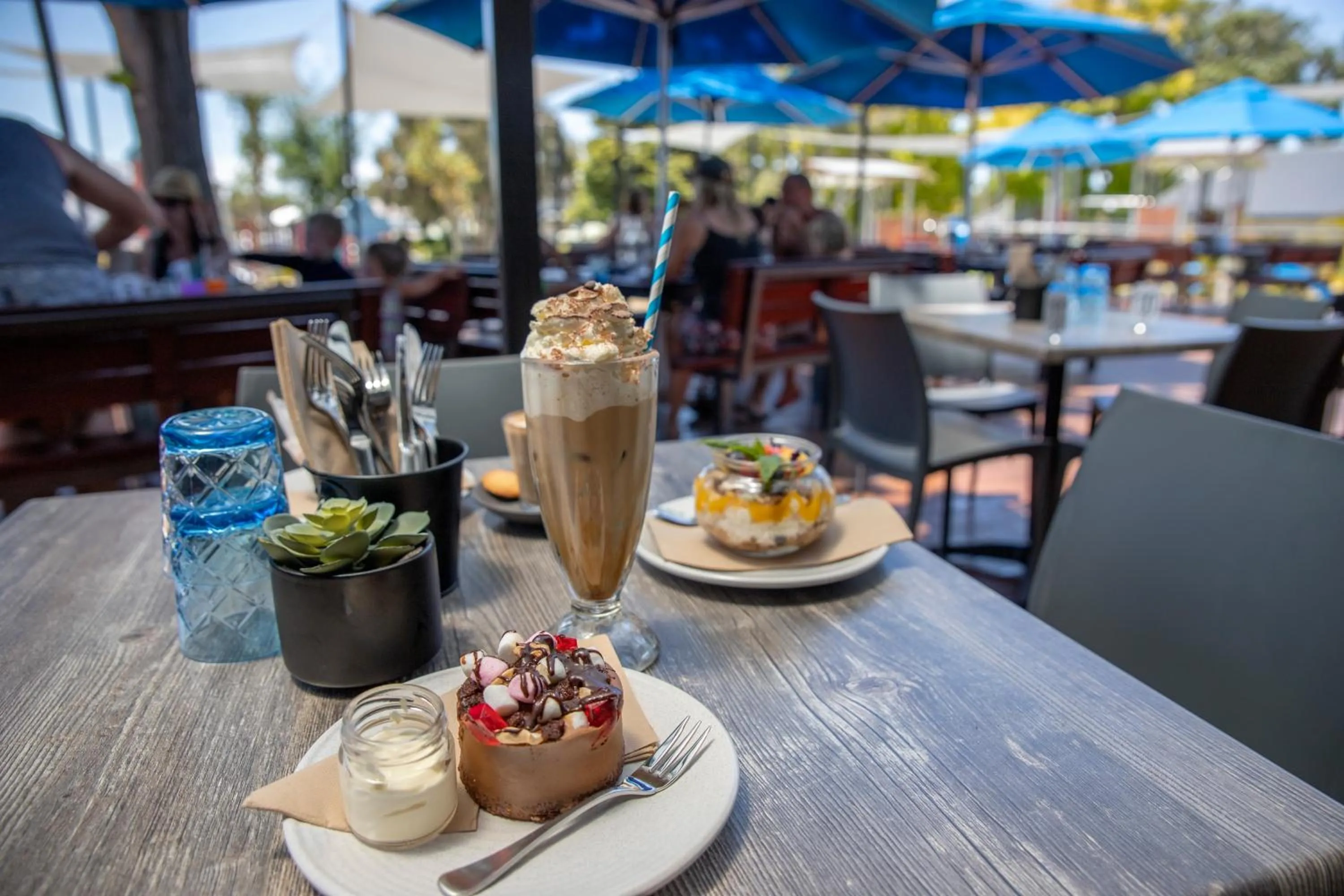 Food and drinks in Karrinyup Waters Resort