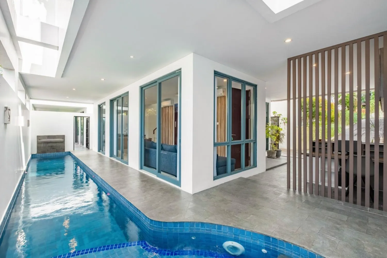 Swimming pool in Cove Villa Prana