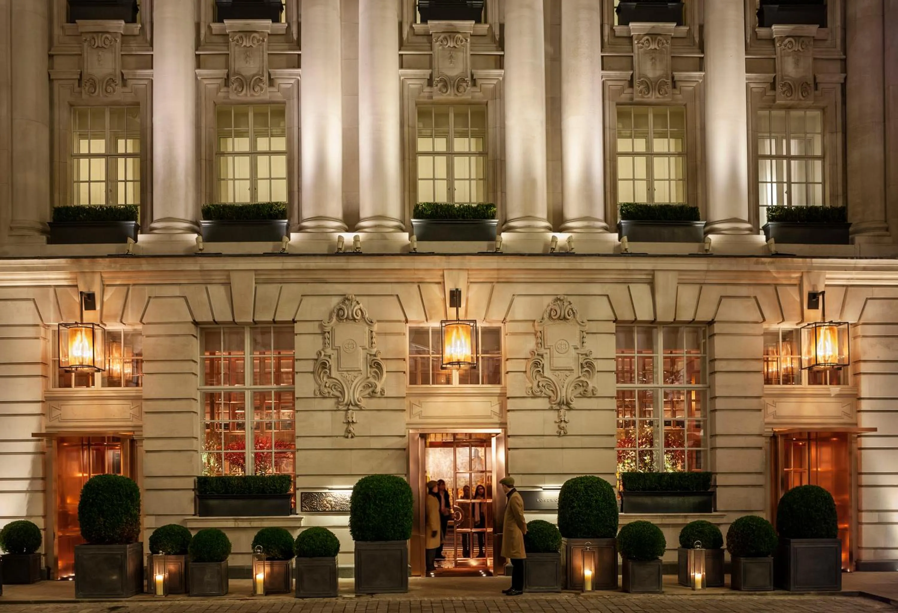 Facade/entrance in Rosewood London
