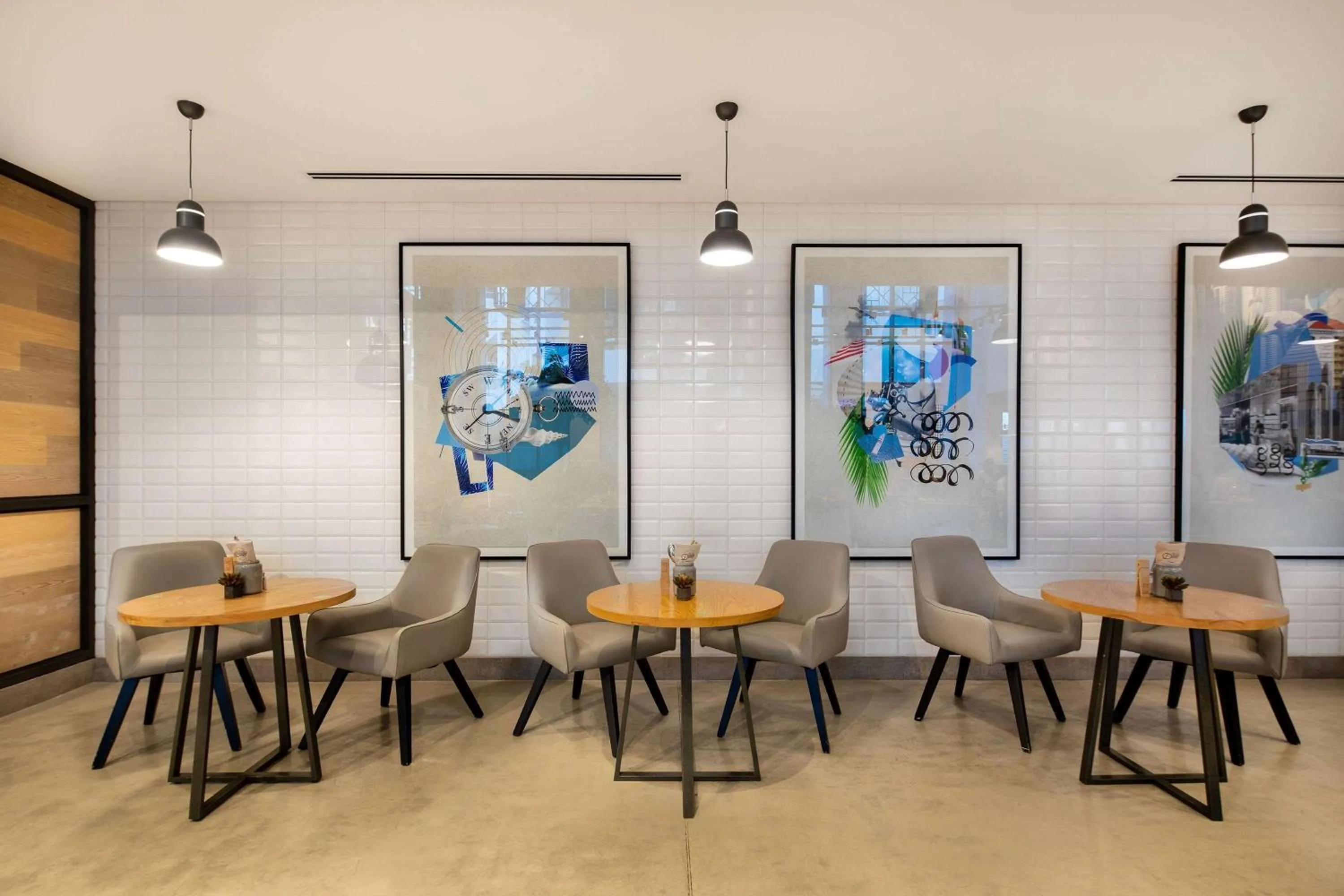 Restaurant/places to eat in Rove Dubai Marina