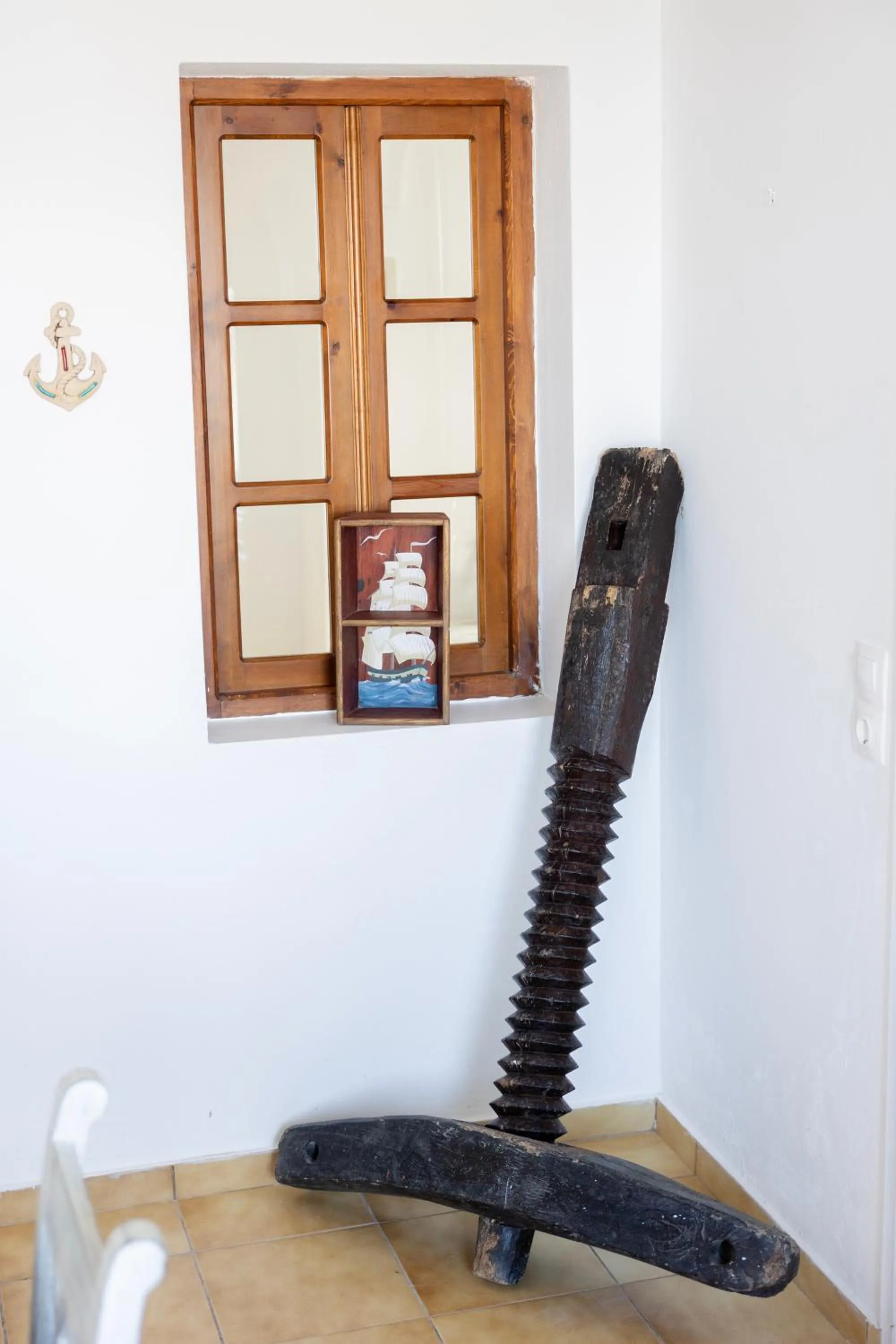 Decorative detail in Vrachia Studios & Apartments