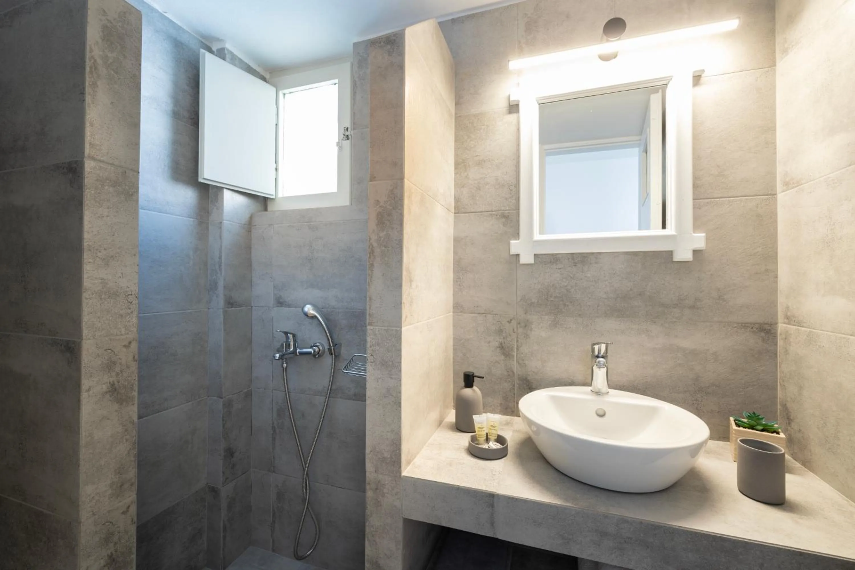 Bathroom in Vrachia Studios & Apartments