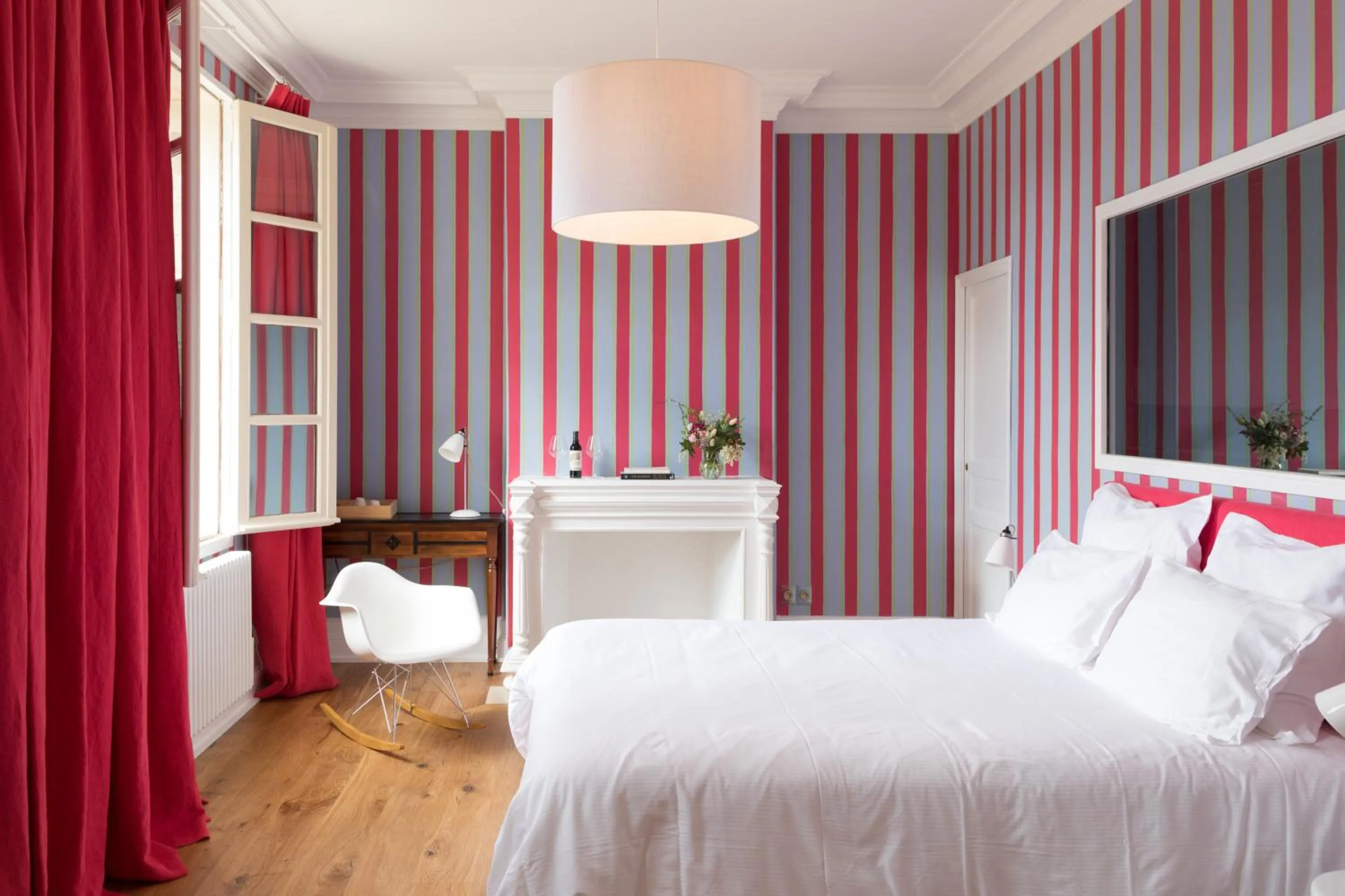 Bed in Le Relais de Franc Mayne Saint Emilion