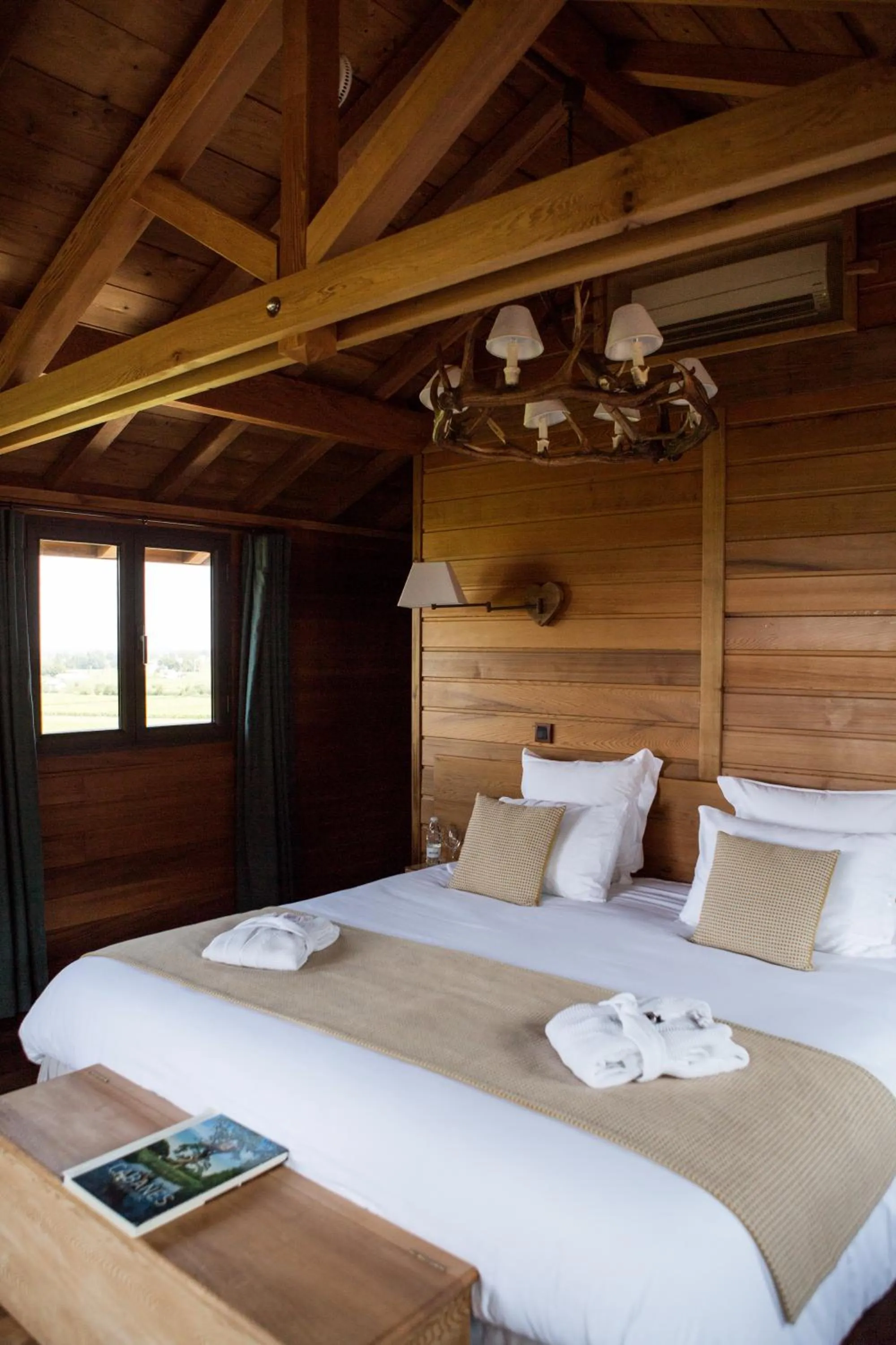 Bed in Le Relais de Franc Mayne Saint Emilion